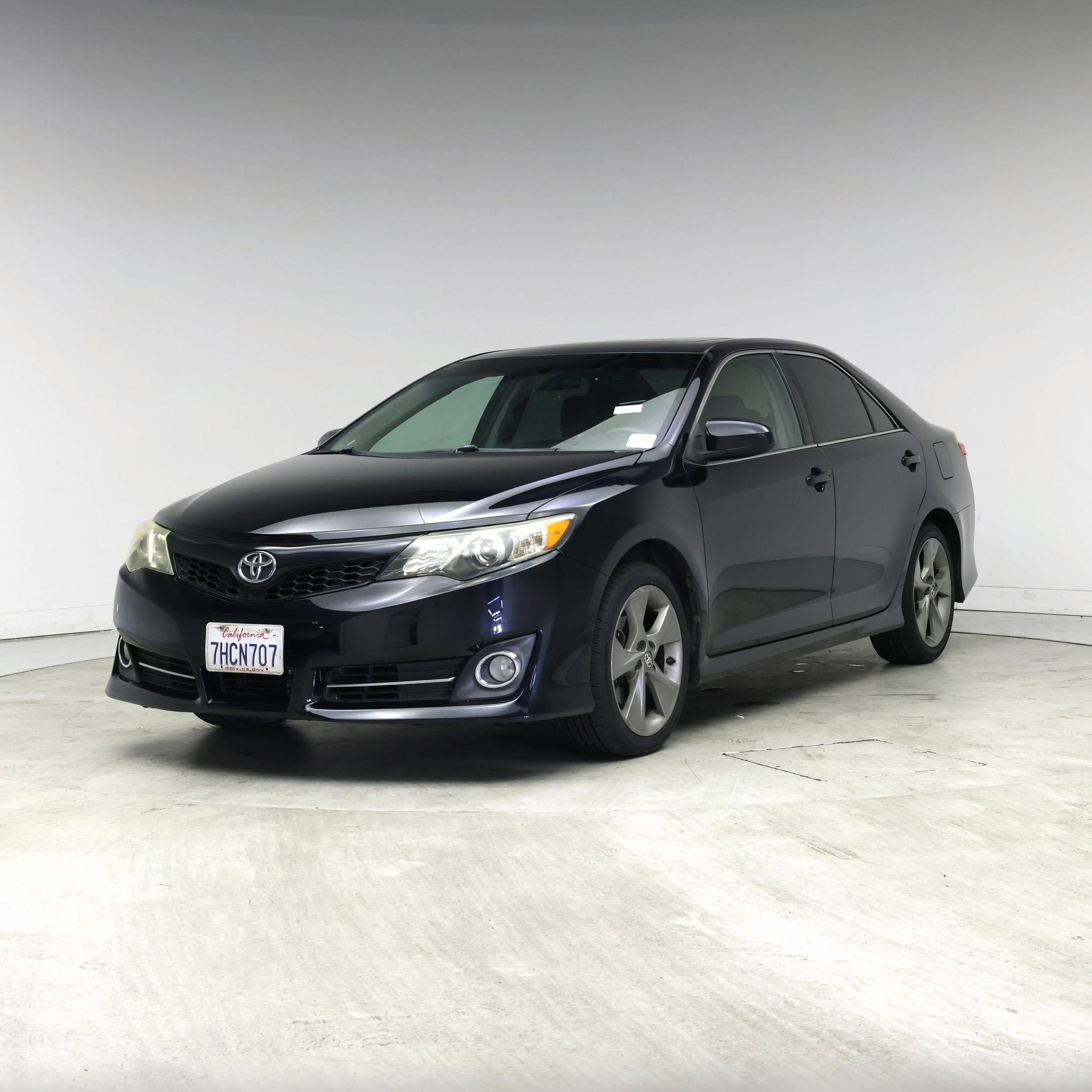 Thumbnail: 2014 Toyota Camry - 4