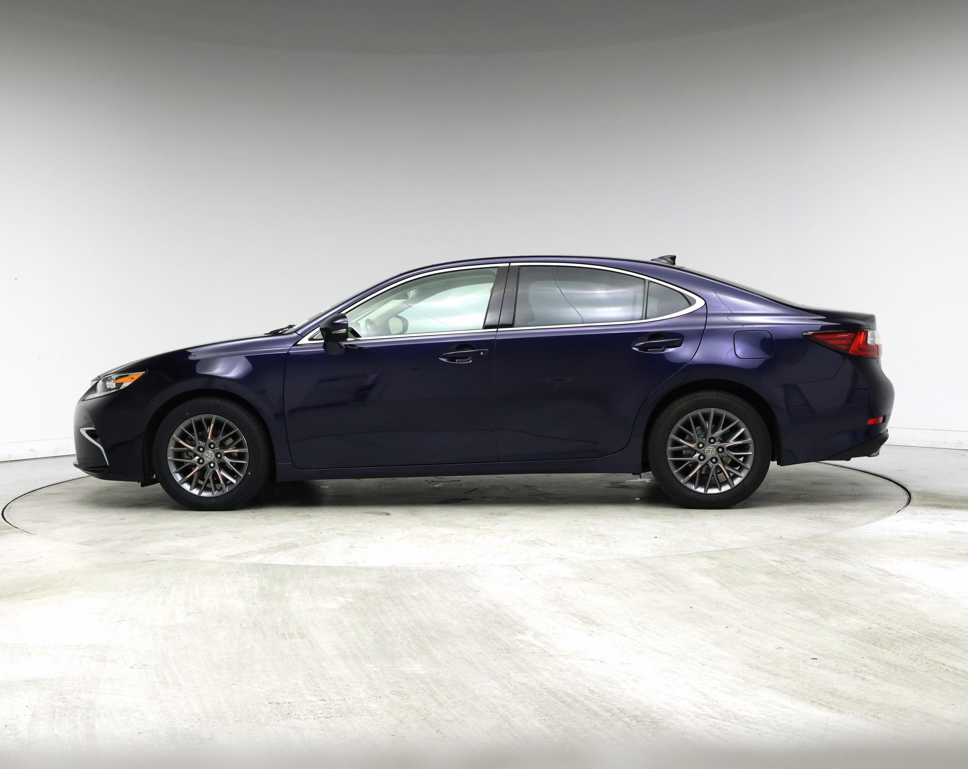 Thumbnail: 2018 Lexus ES - 3