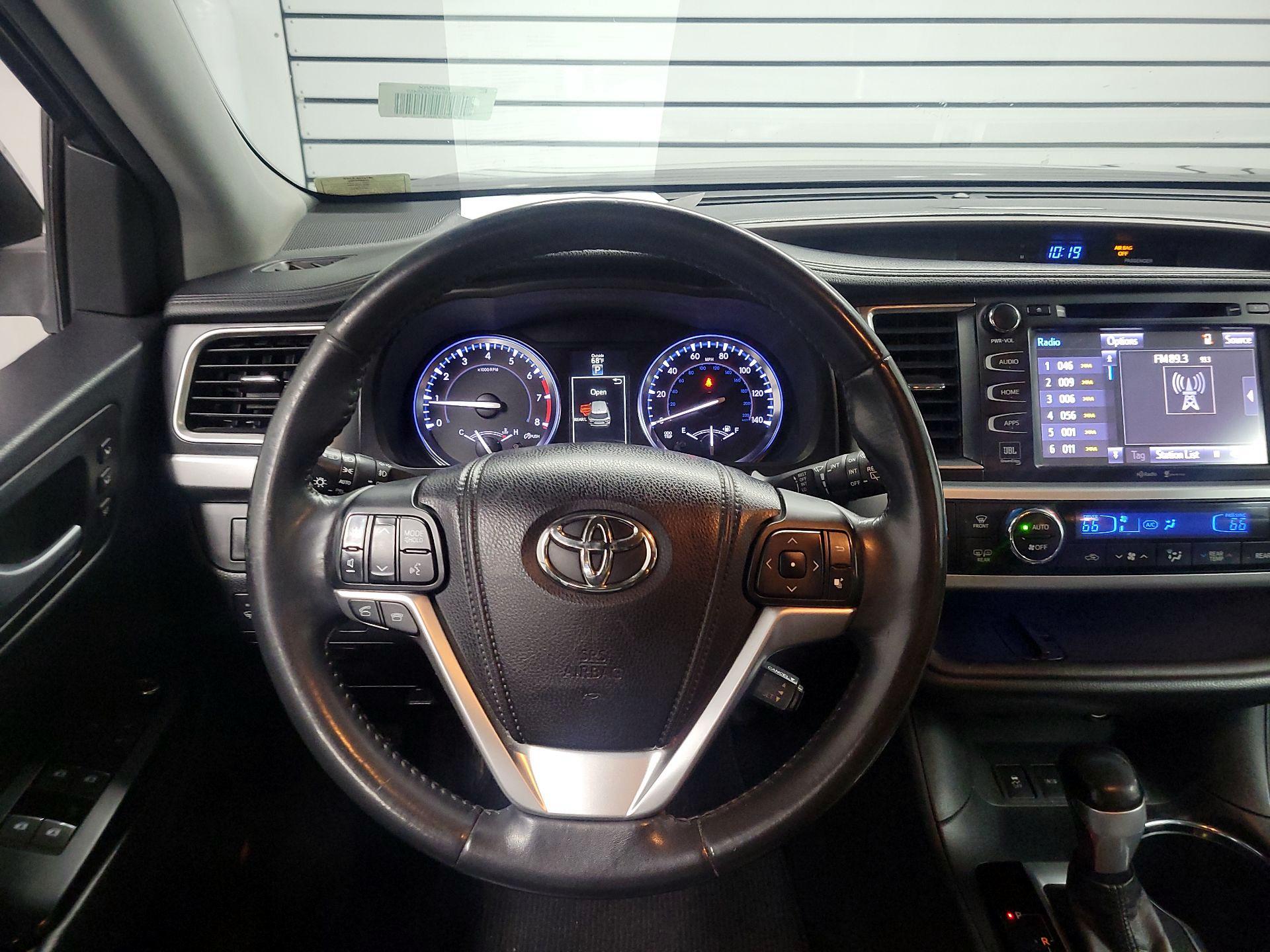 Thumbnail: 2014 Toyota Highlander - 10