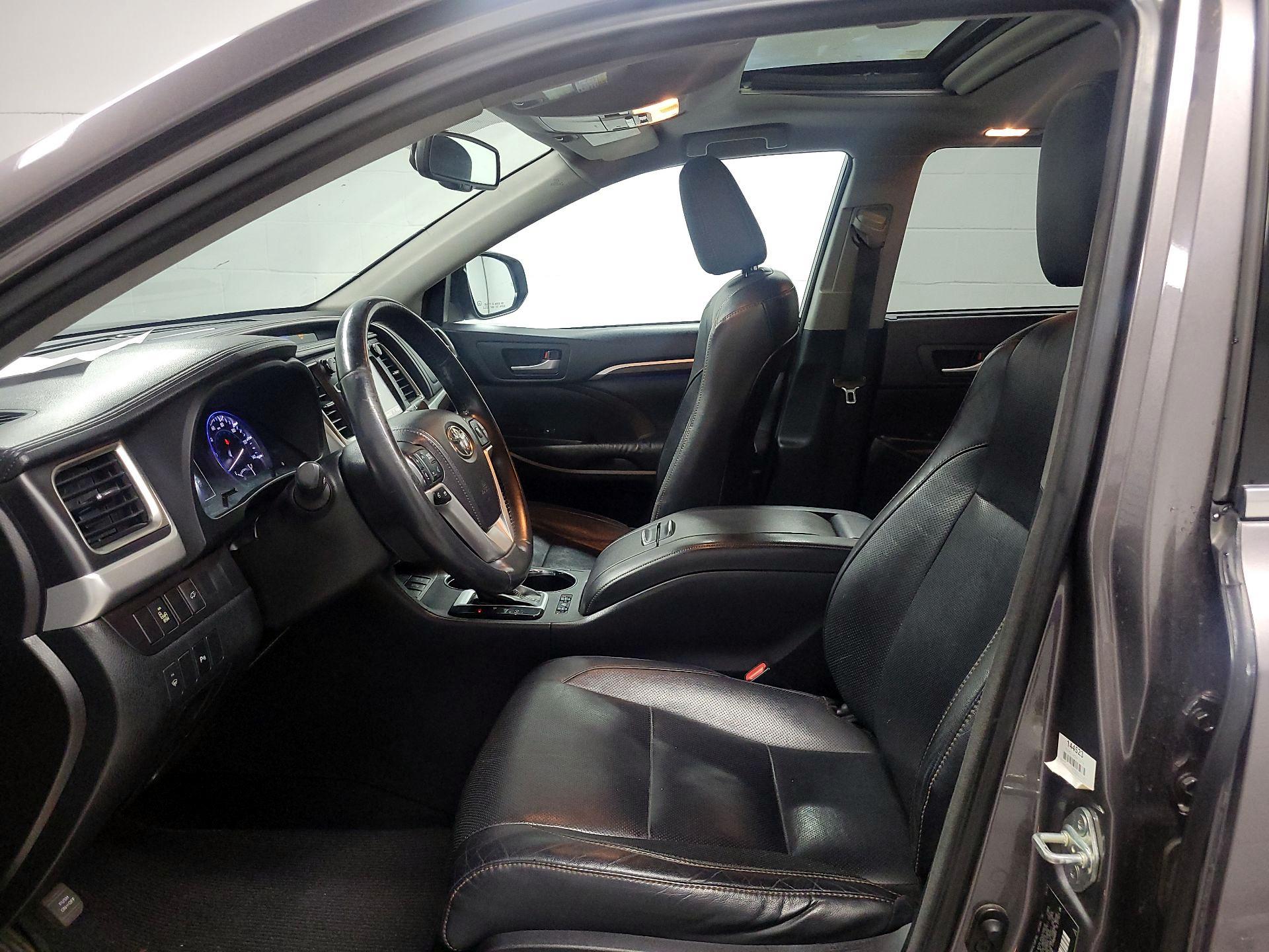 Thumbnail: 2014 Toyota Highlander - 11