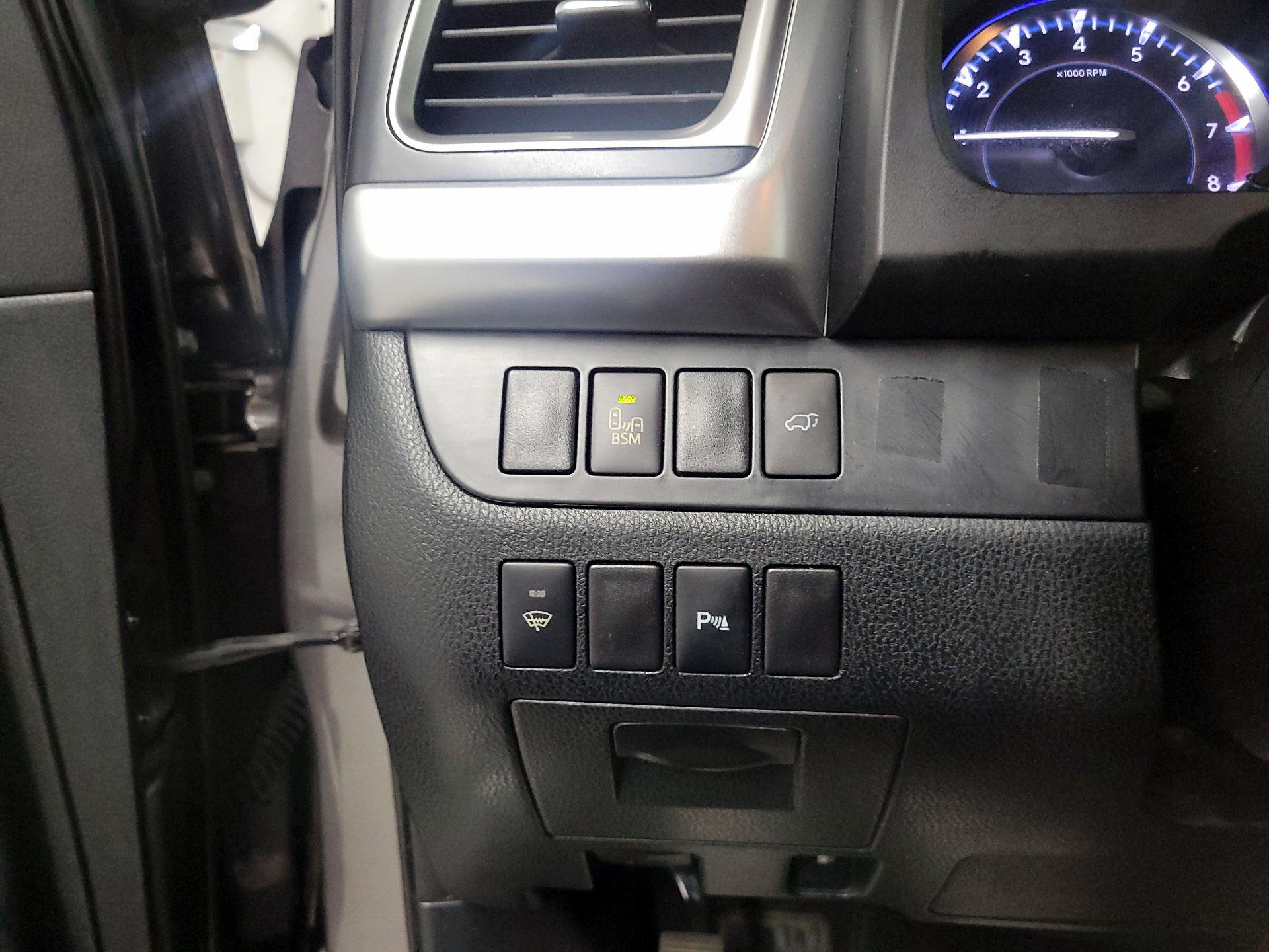Thumbnail: 2014 Toyota Highlander - 13