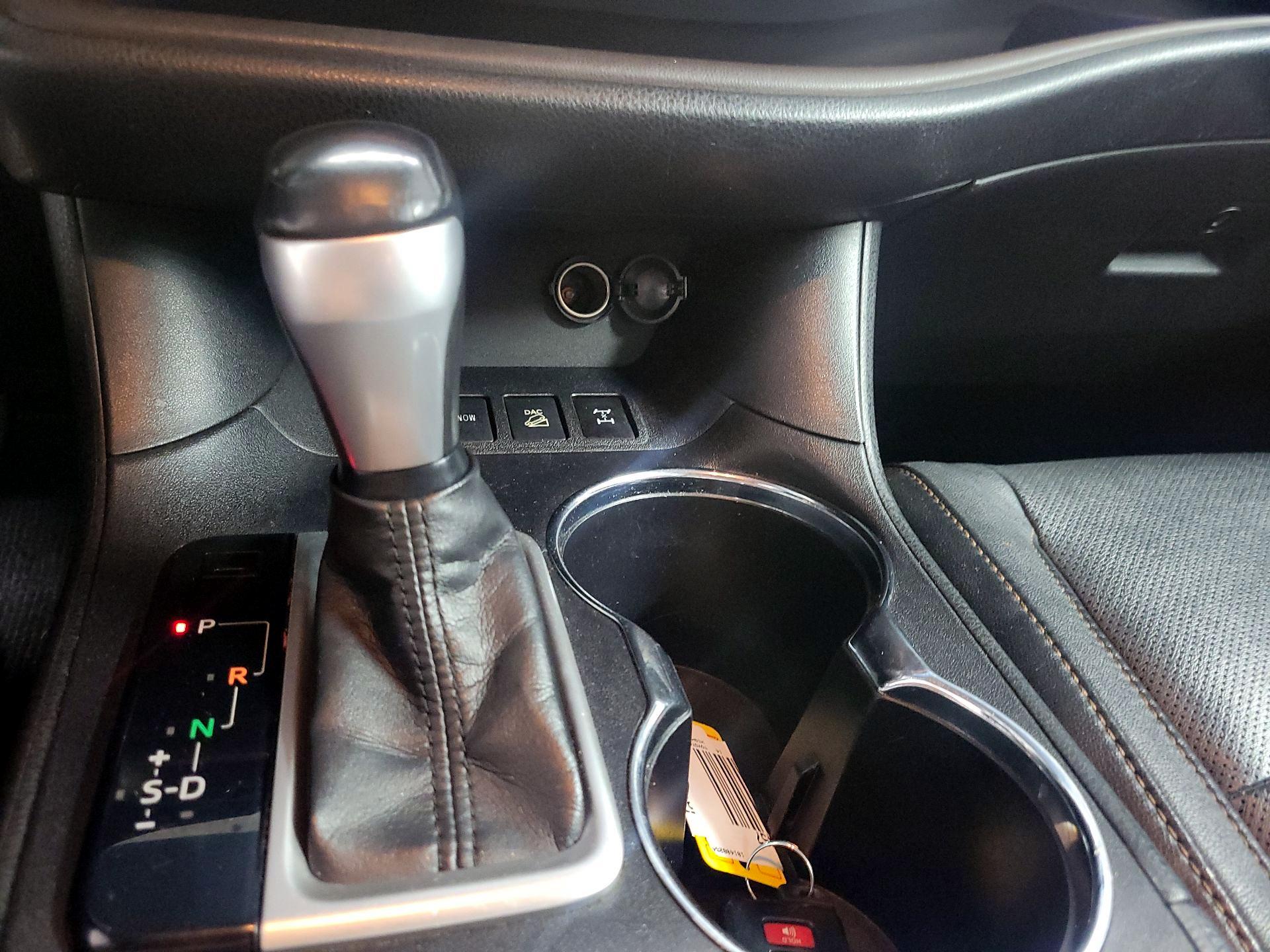 Thumbnail: 2014 Toyota Highlander - 17