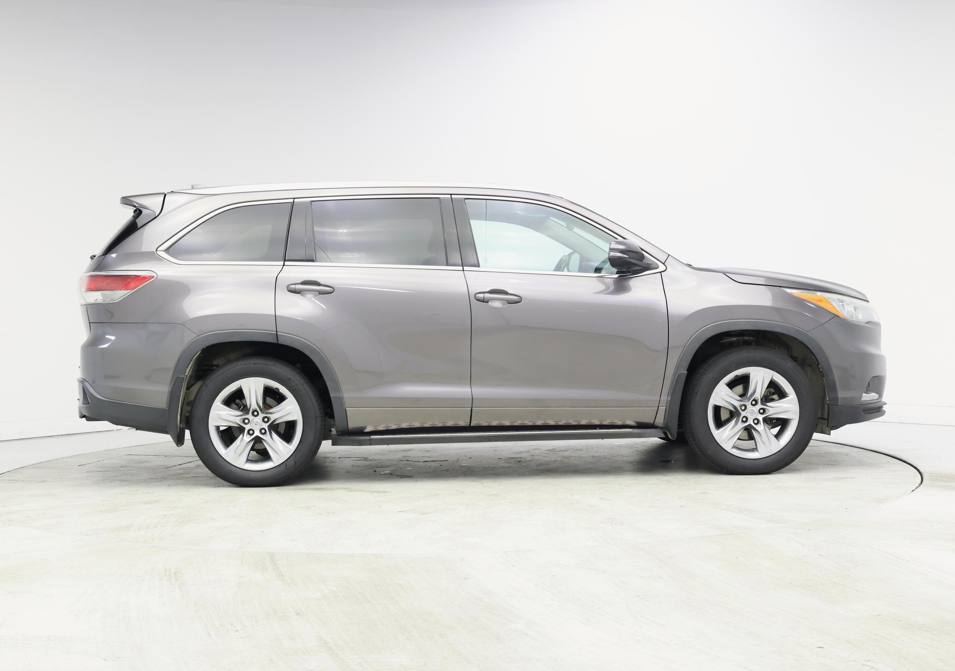 Thumbnail: 2014 Toyota Highlander - 7