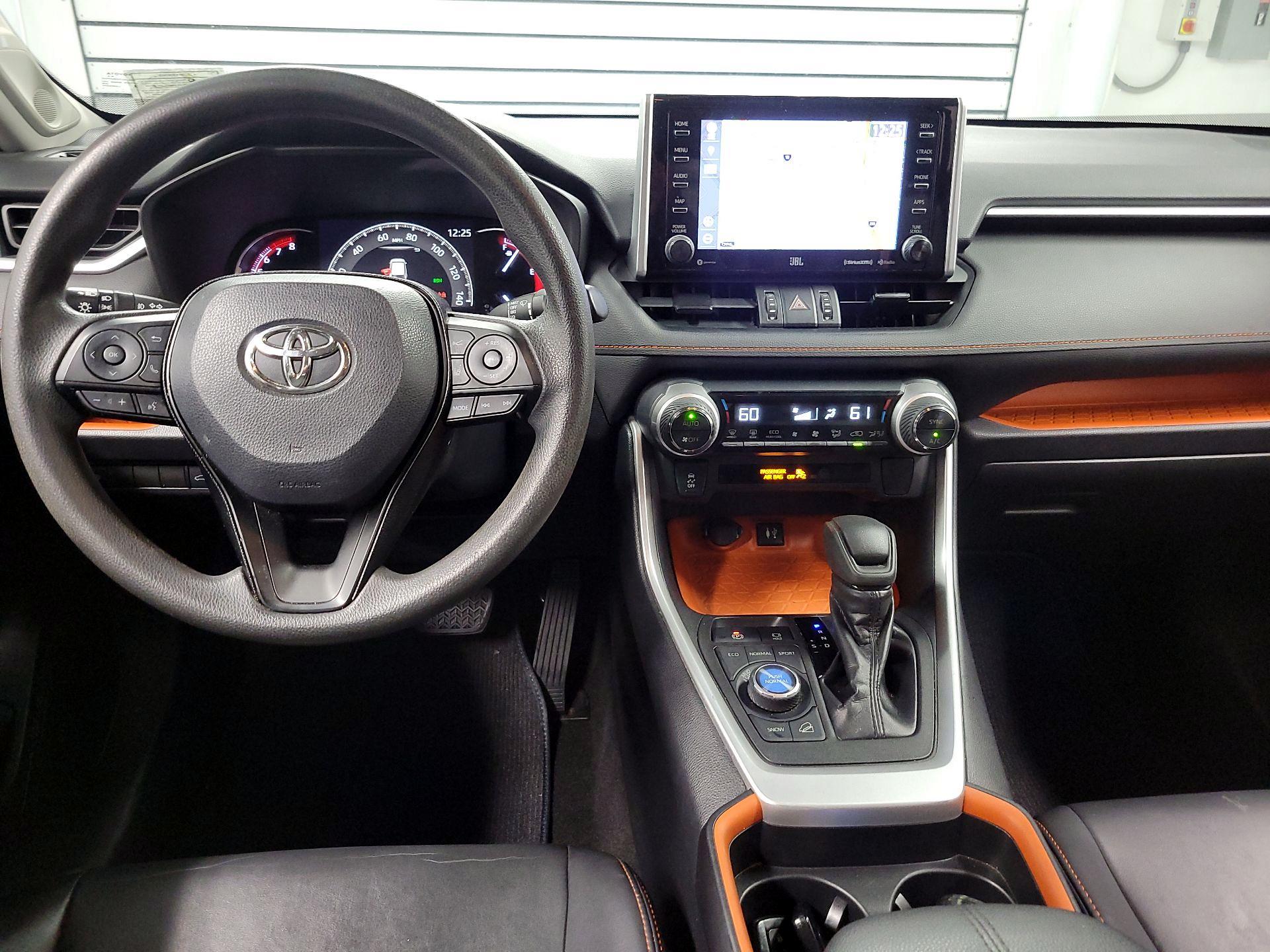 Thumbnail: 2019 Toyota RAV4 - 9