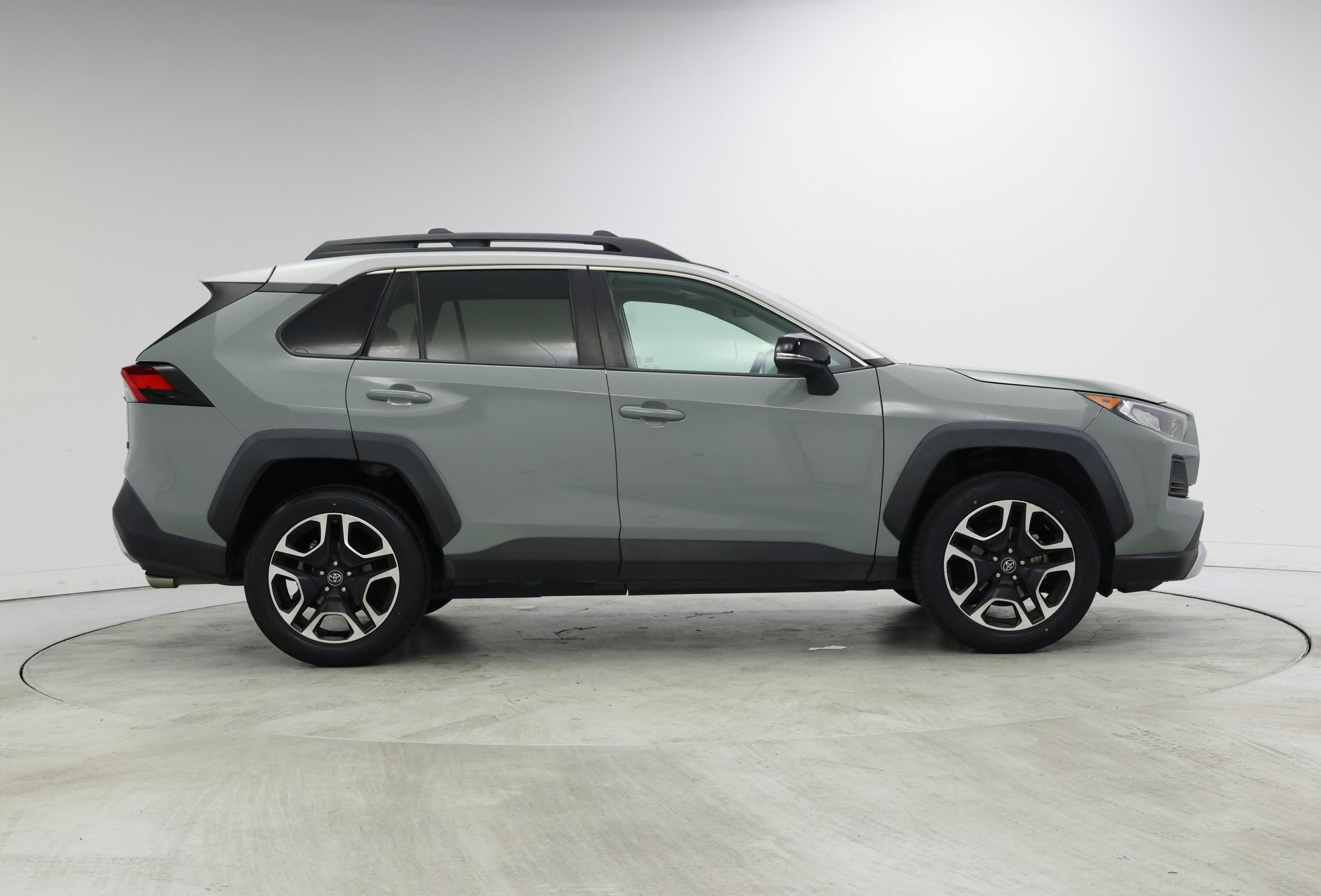 Thumbnail: 2019 Toyota RAV4 - 7