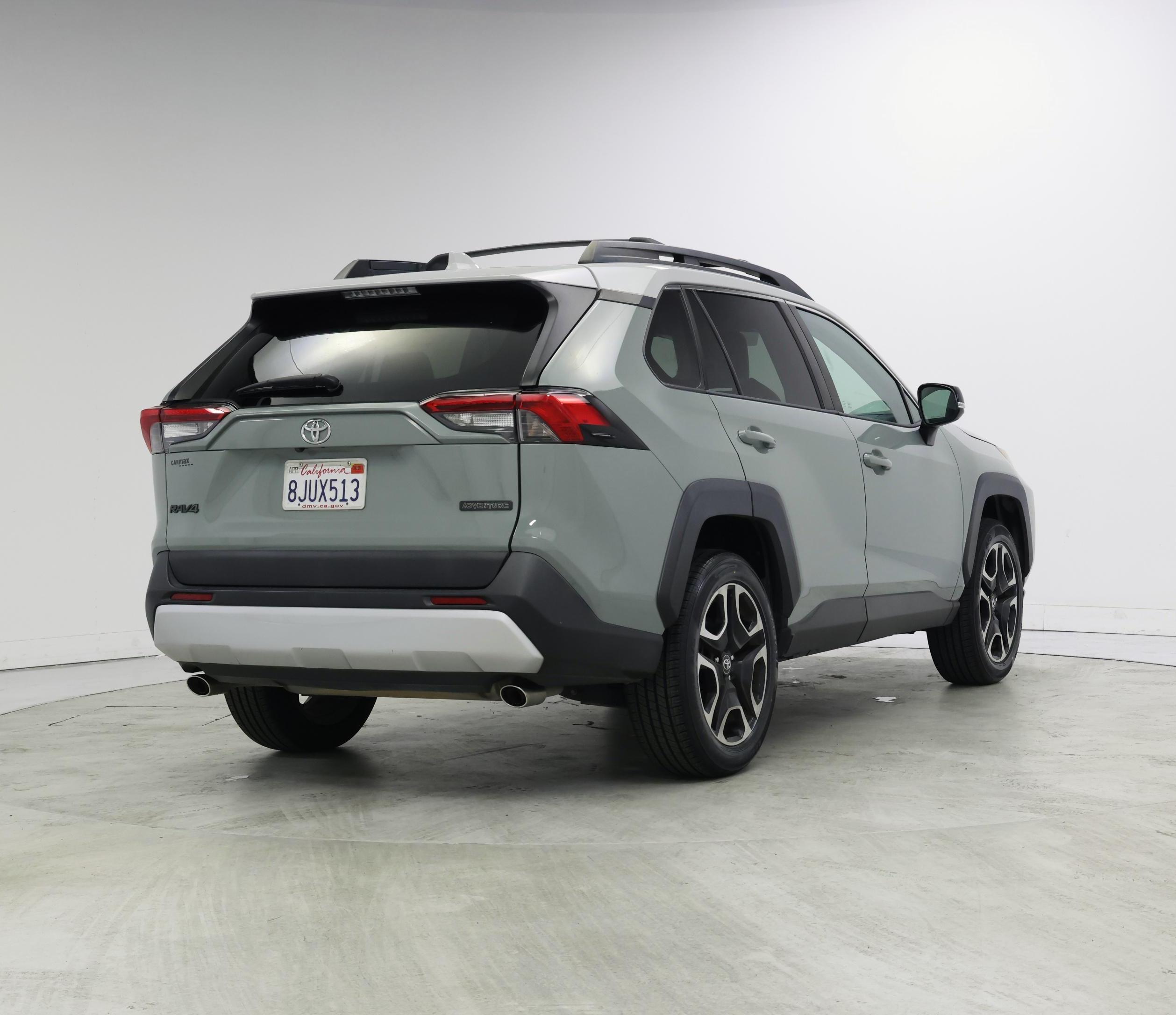 Thumbnail: 2019 Toyota RAV4 - 8
