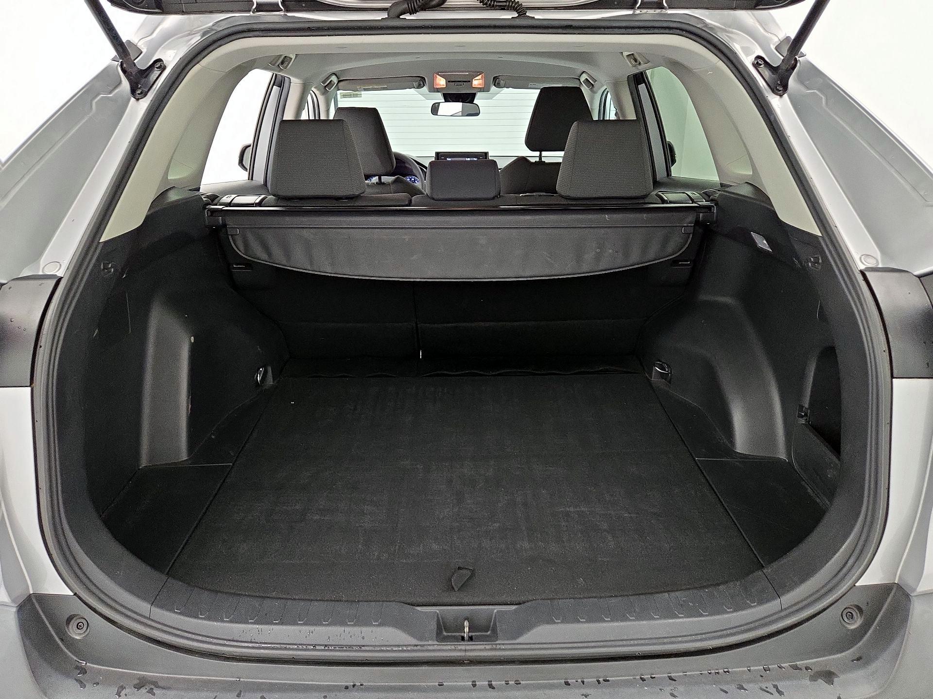 Thumbnail: 2021 Toyota RAV4 - 20