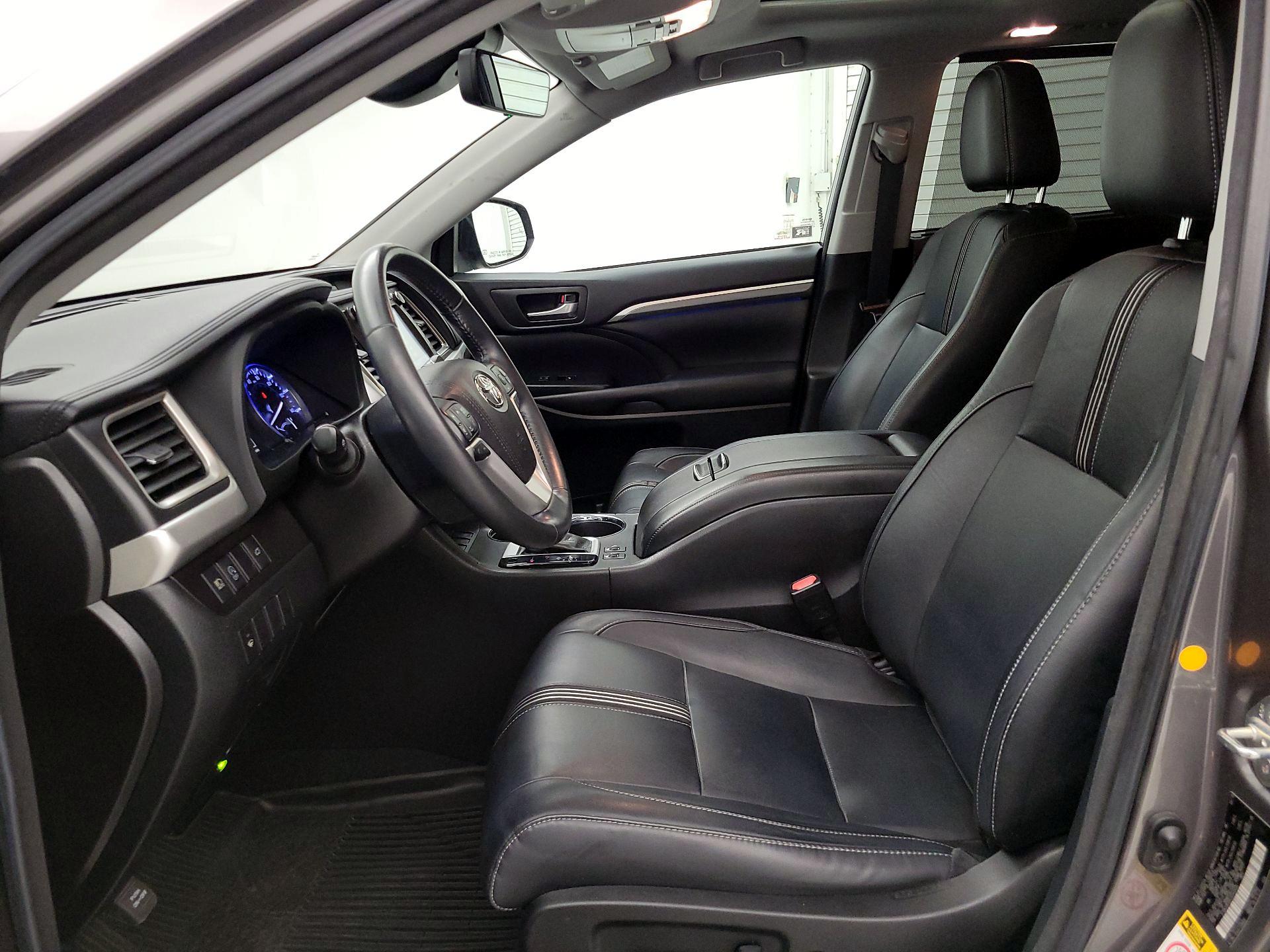 Thumbnail: 2018 Toyota Highlander - 11