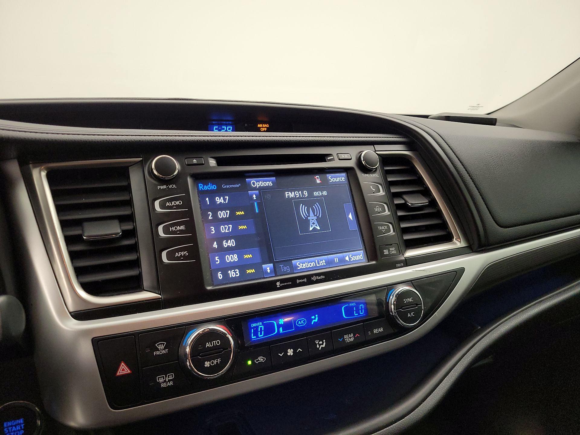 Thumbnail: 2018 Toyota Highlander - 15