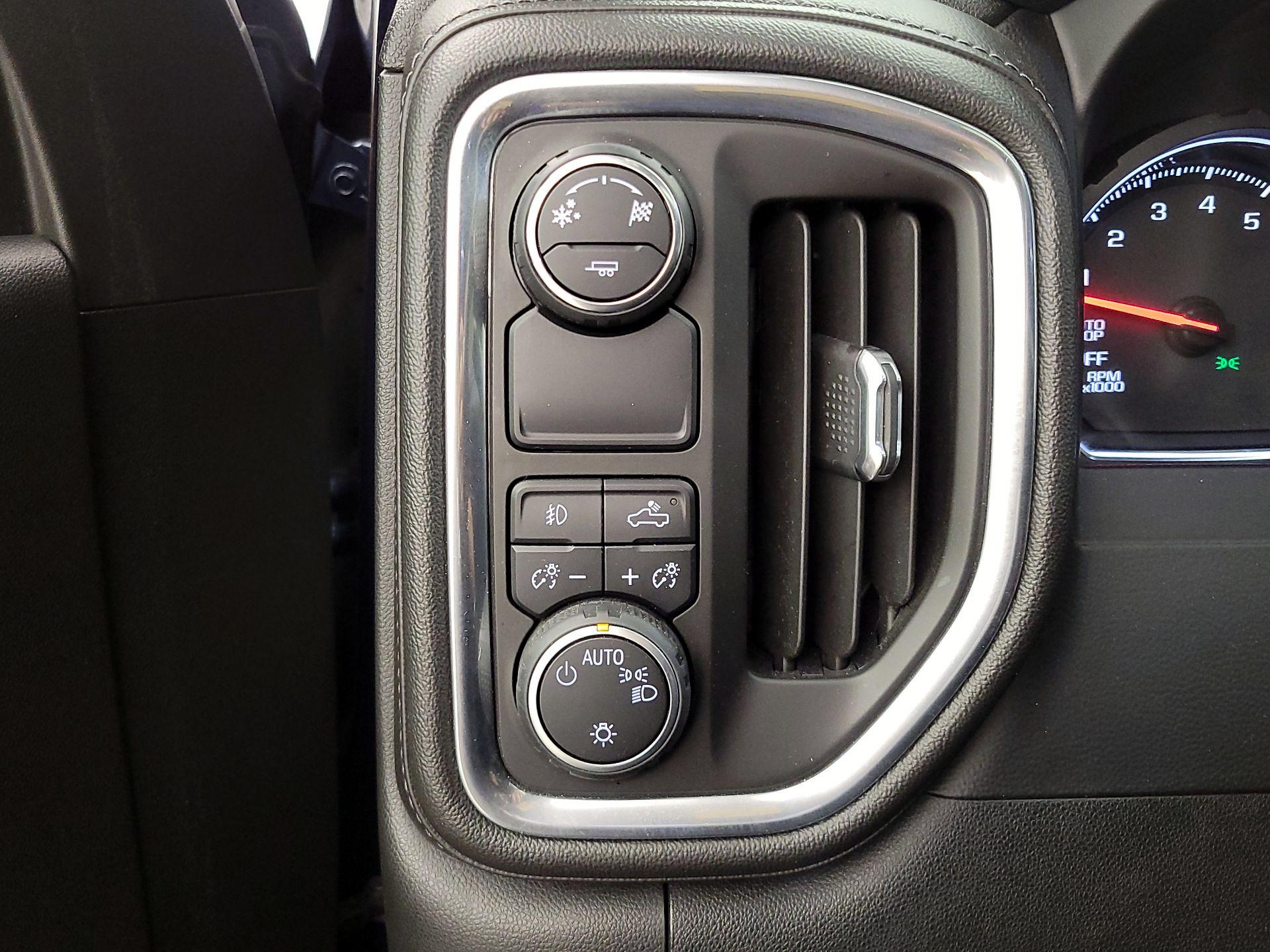 Thumbnail: 2019 Chevrolet Silverado 1500 - 13
