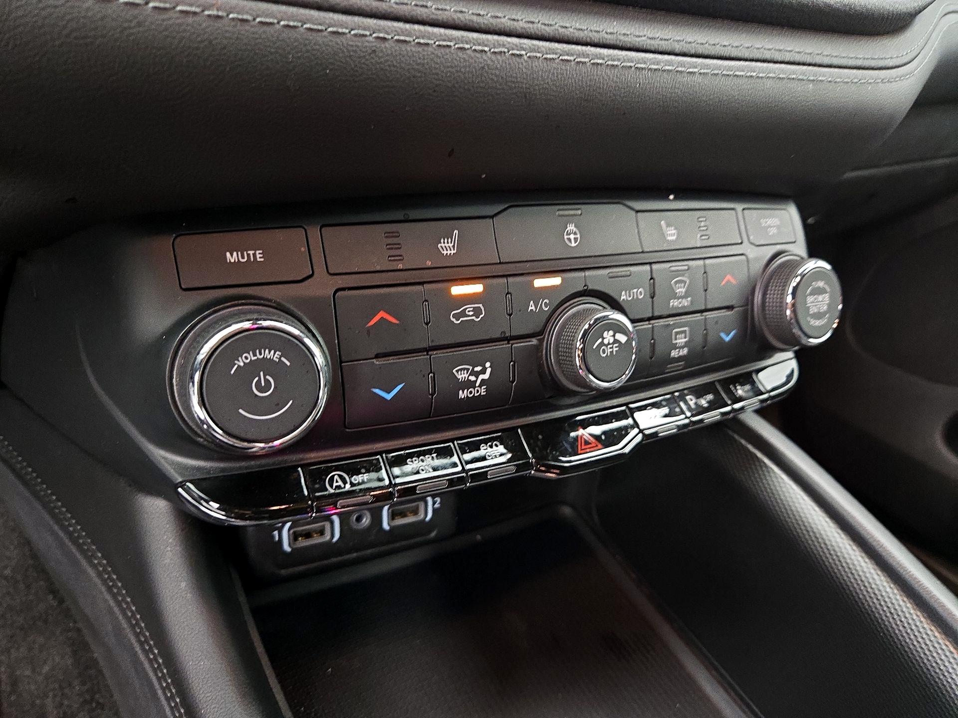 Thumbnail: 2022 Dodge Durango - 16