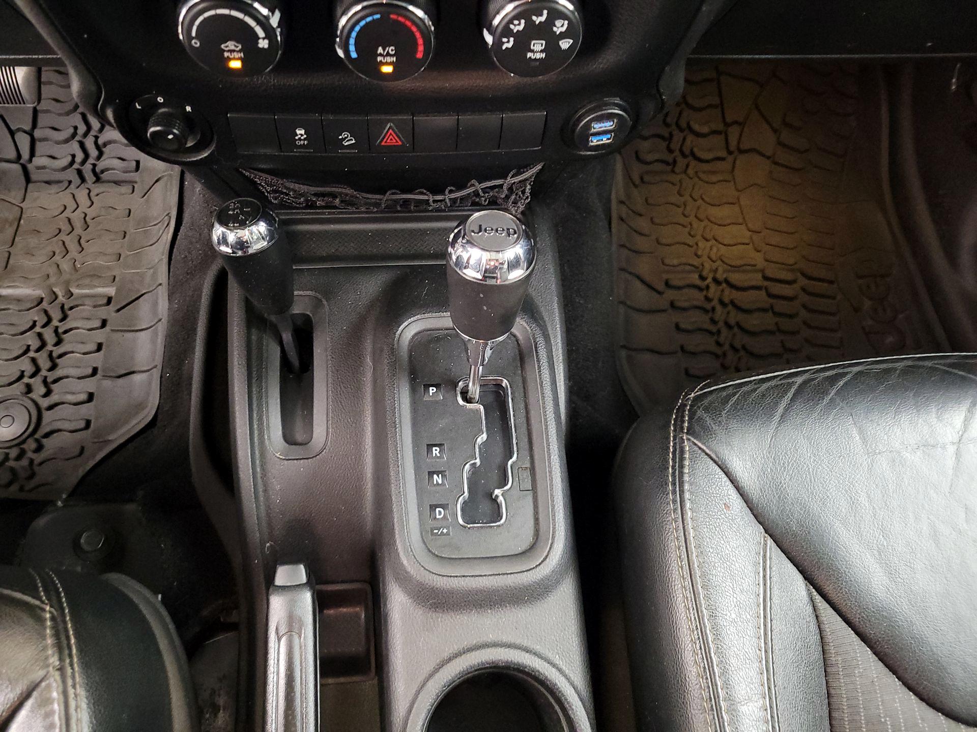 Thumbnail: 2014 Jeep Wrangler - 16