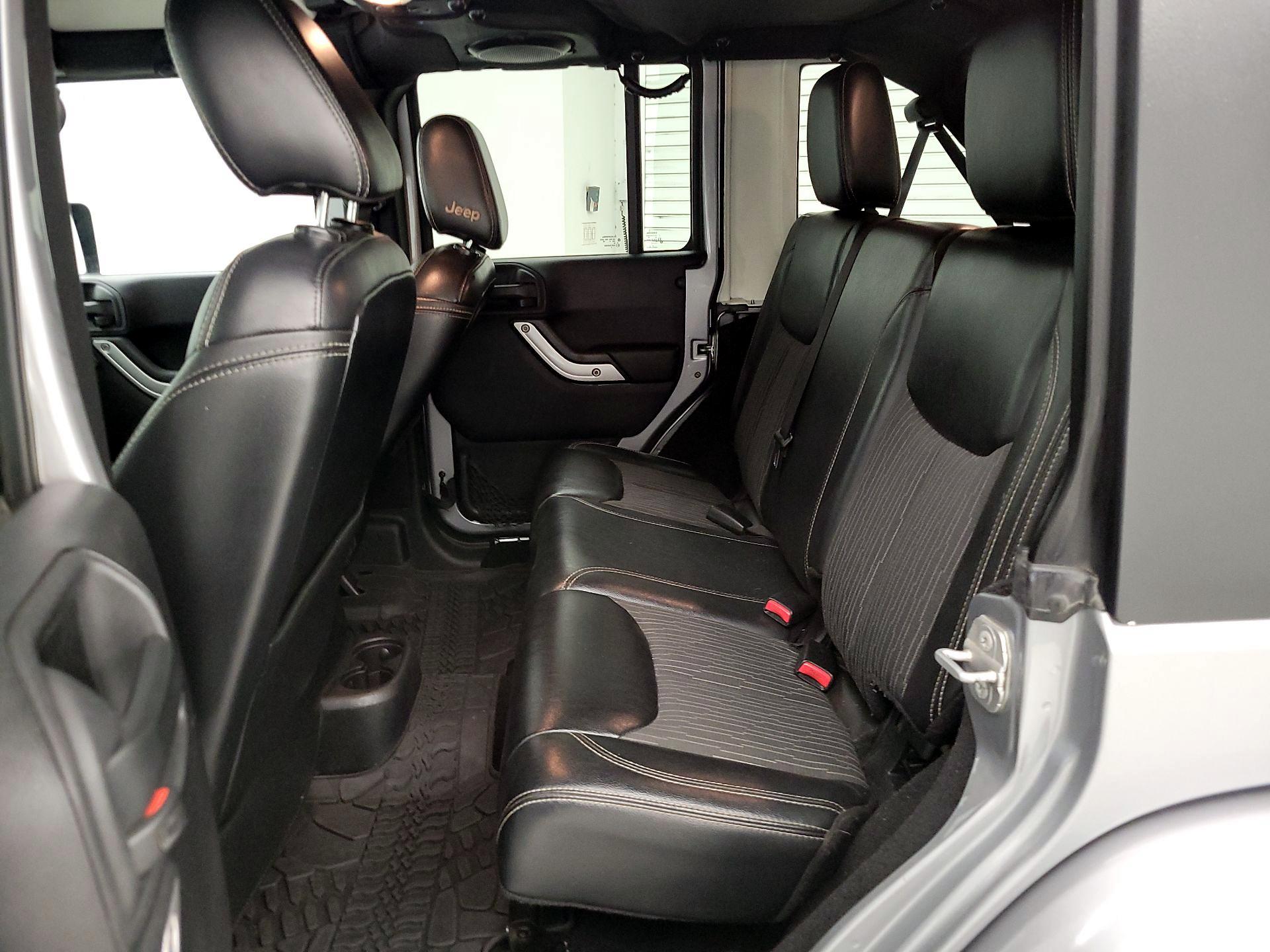 Thumbnail: 2014 Jeep Wrangler - 18