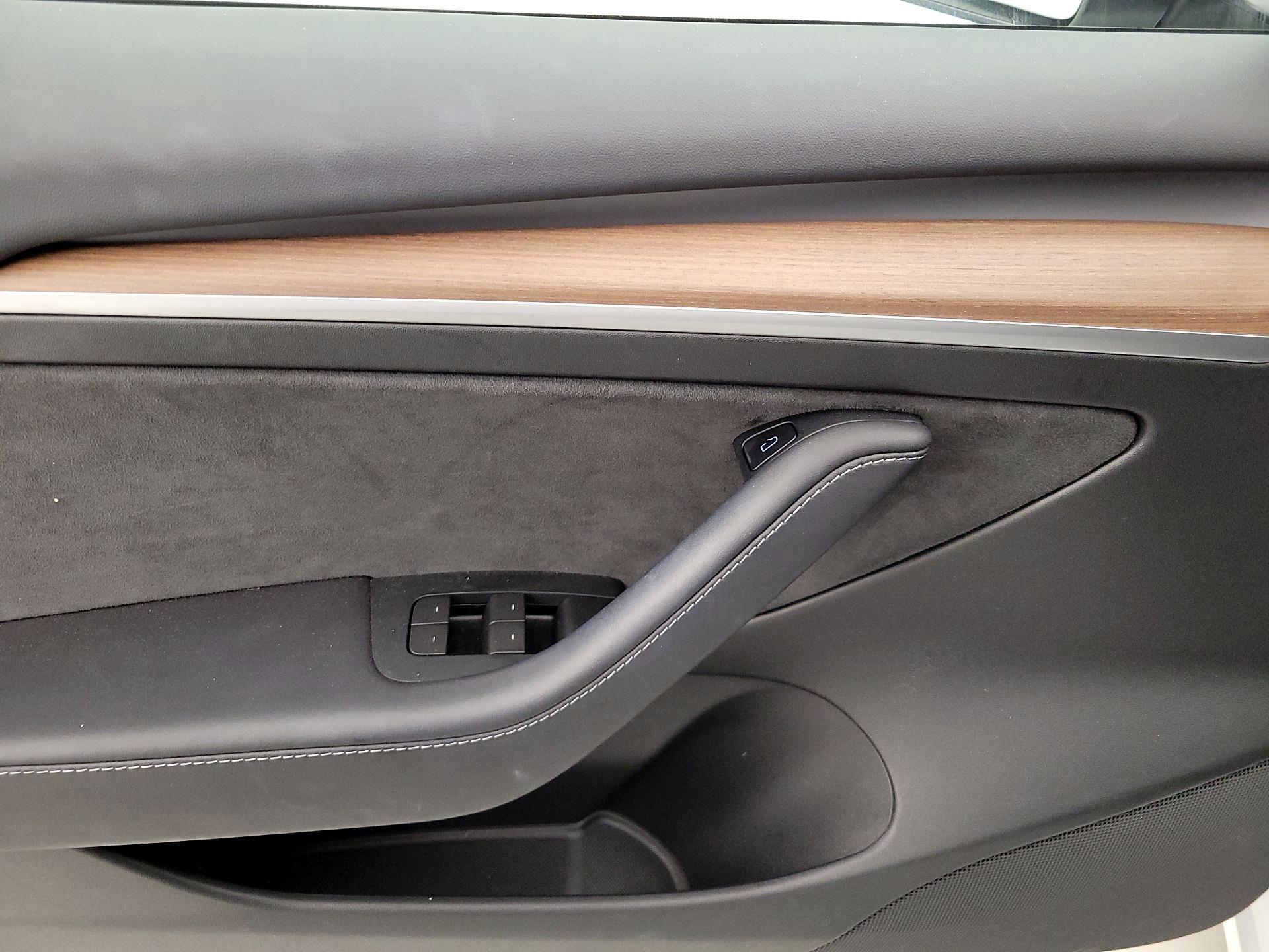 Thumbnail: 2023 Tesla Model 3 - 12