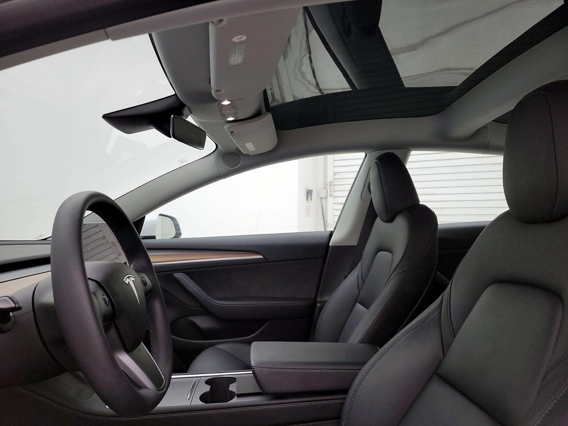 Thumbnail: 2023 Tesla Model 3 - 19