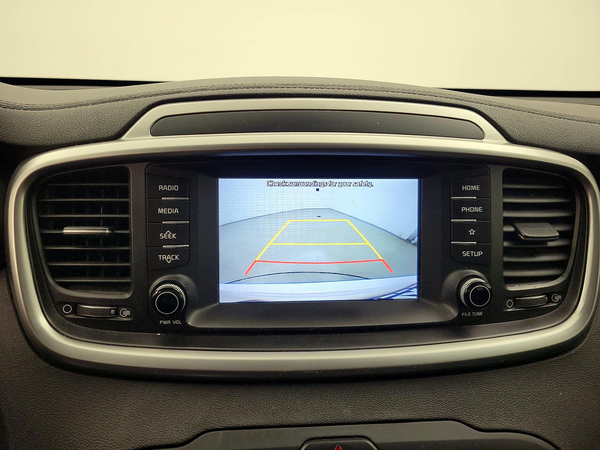 Thumbnail: 2019 Kia Sorento - 14