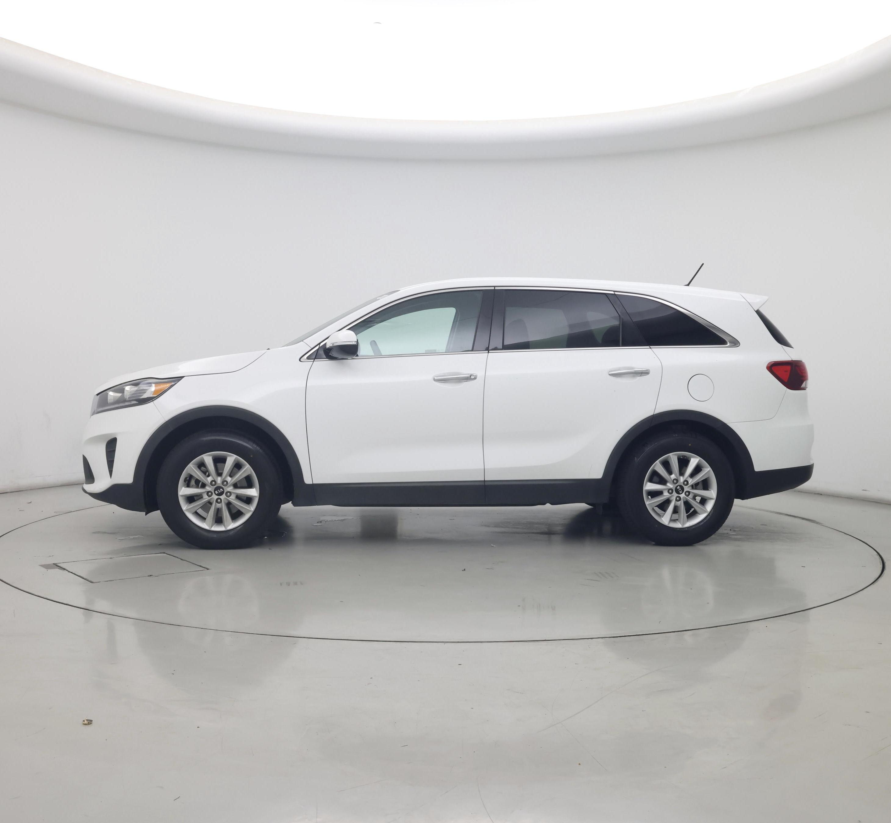 Thumbnail: 2019 Kia Sorento - 3