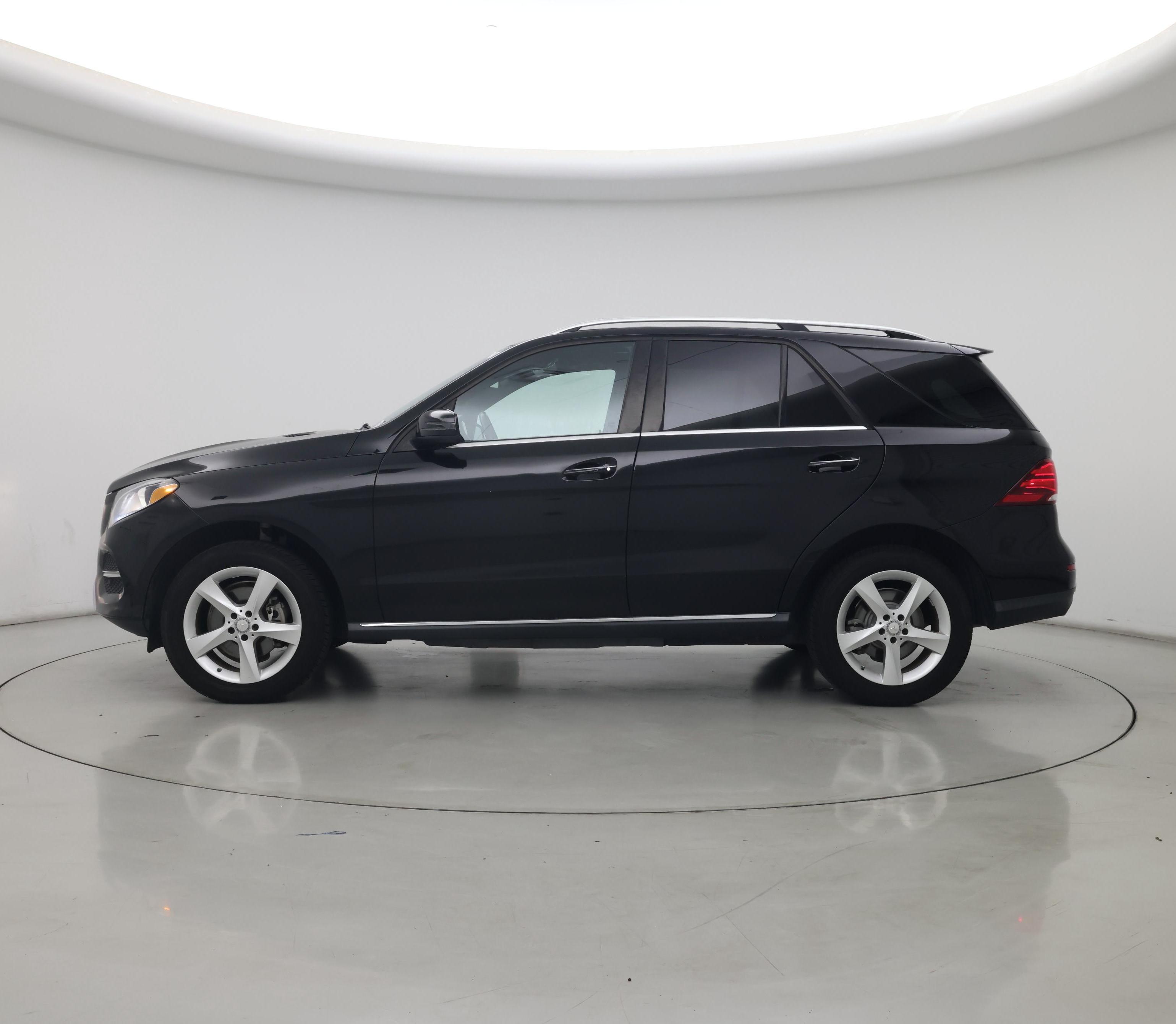 Thumbnail: 2016 Mercedes-Benz GLE - 3