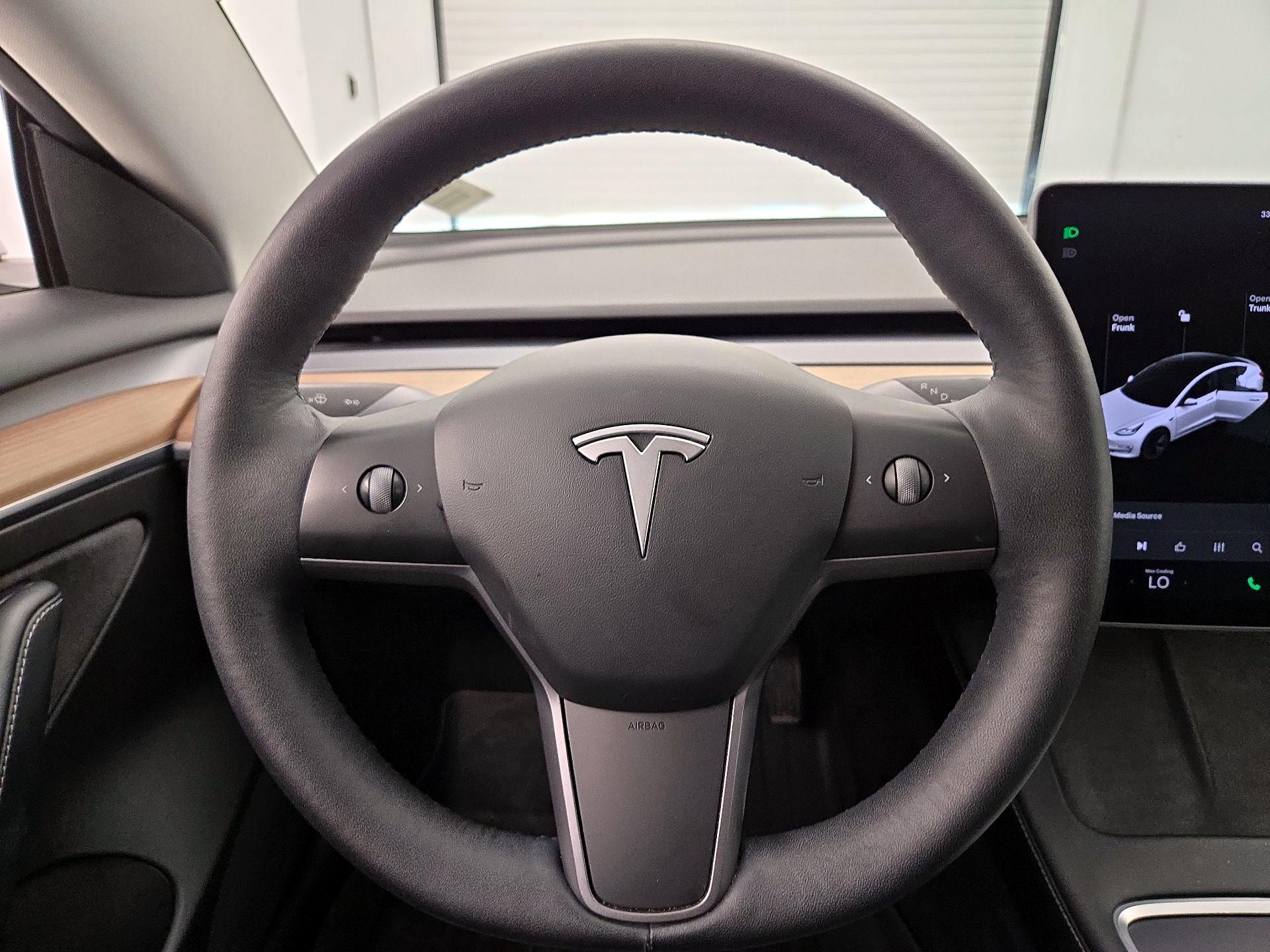 Thumbnail: 2021 Tesla Model 3 - 10