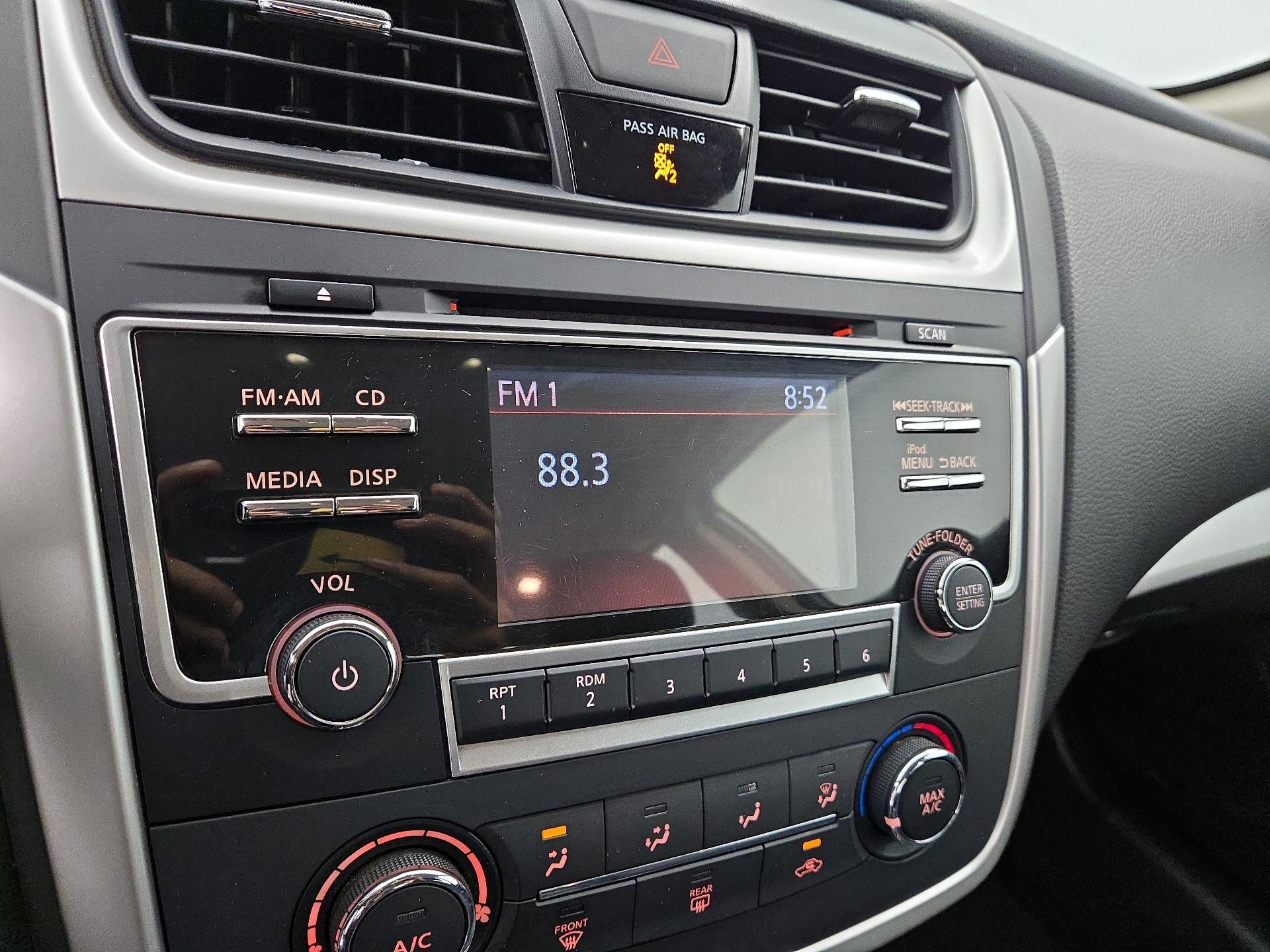 Thumbnail: 2018 Nissan Altima - 15