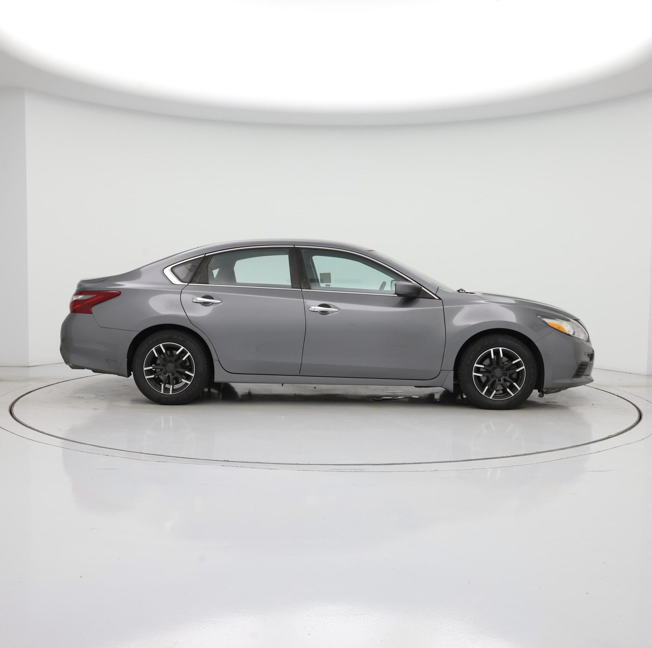 Thumbnail: 2018 Nissan Altima - 7