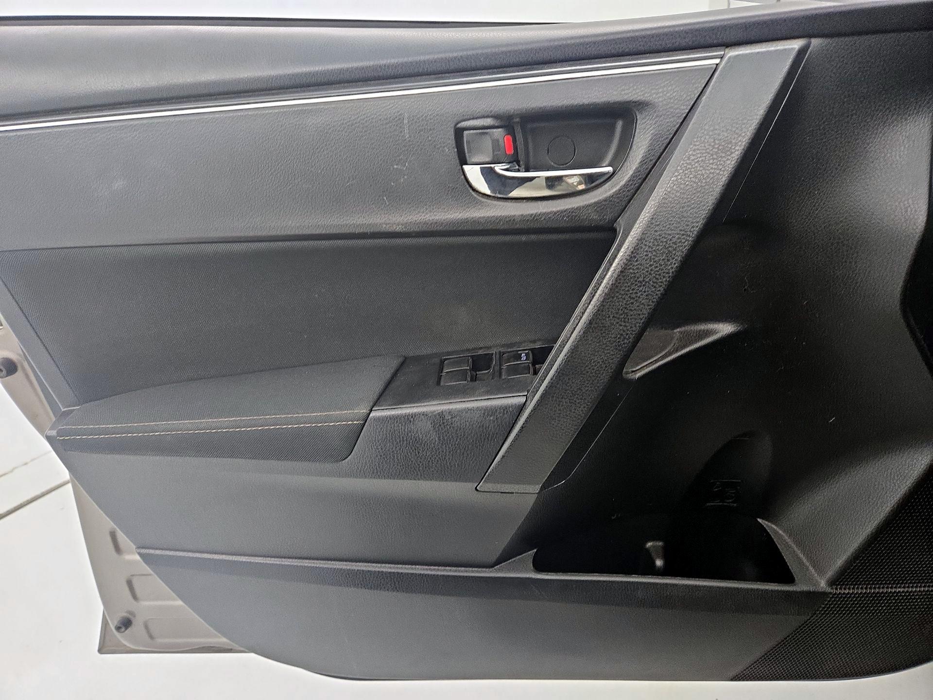 Thumbnail: 2018 Toyota Corolla - 12