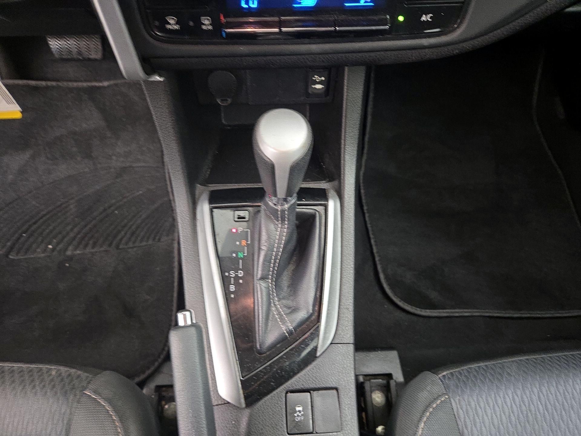 Thumbnail: 2018 Toyota Corolla - 17