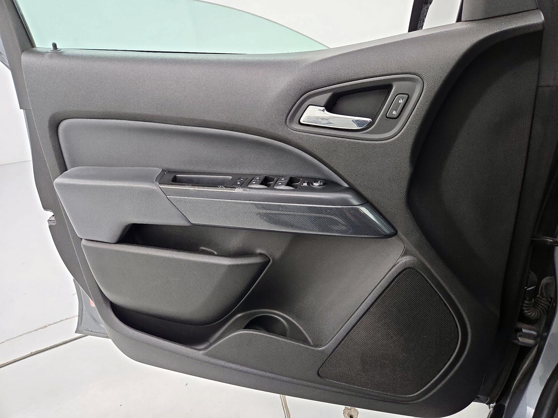 Thumbnail: 2018 Chevrolet Colorado - 12