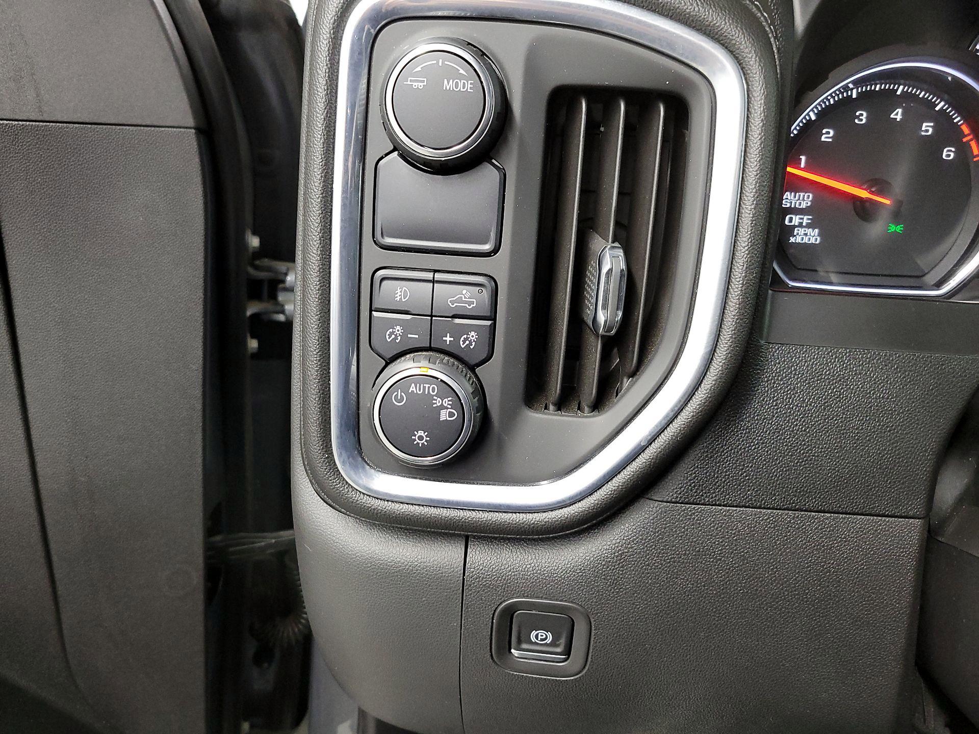 Thumbnail: 2020 Chevrolet Silverado 1500 - 13