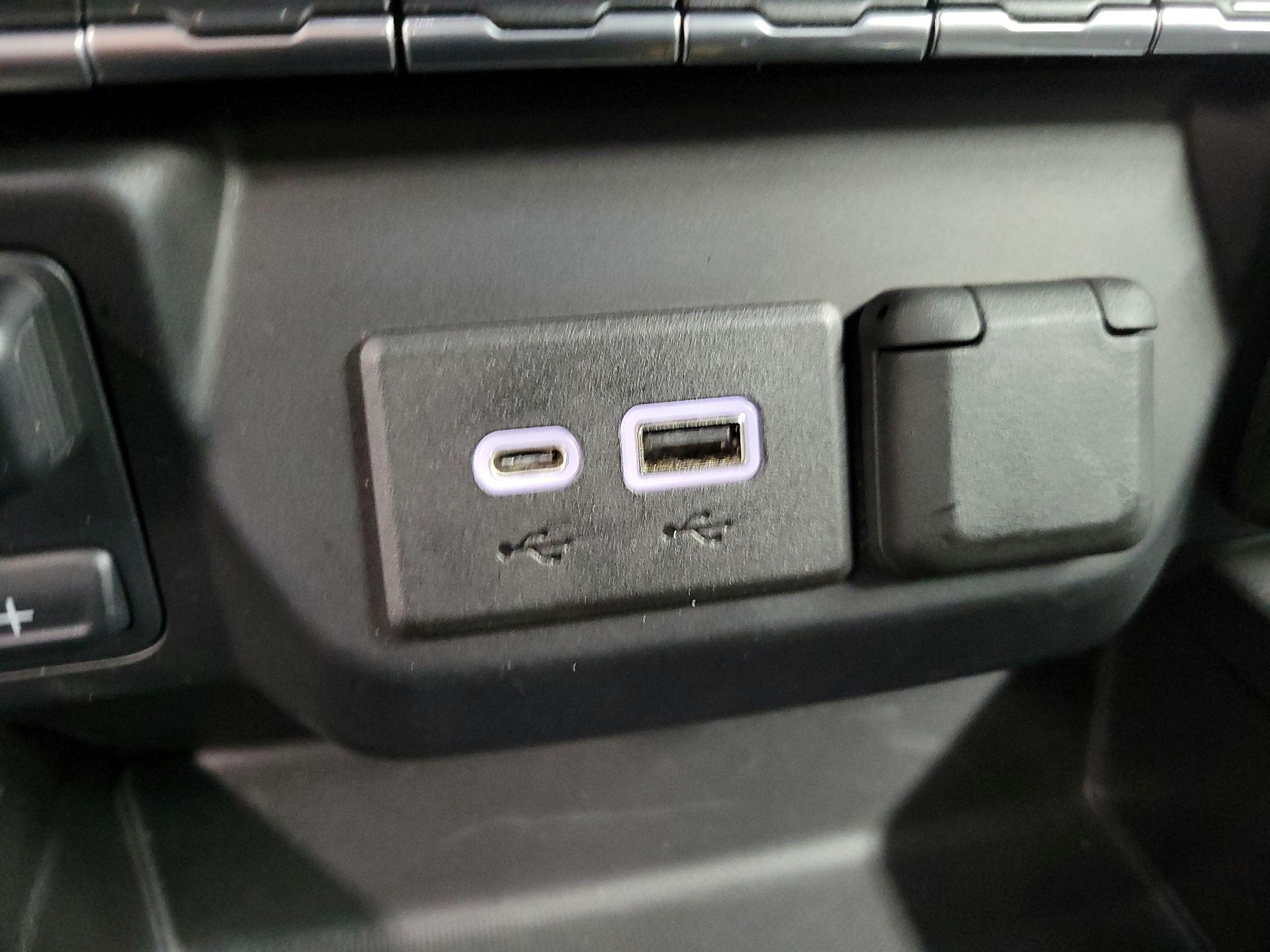 Thumbnail: 2020 Chevrolet Silverado 1500 - 18