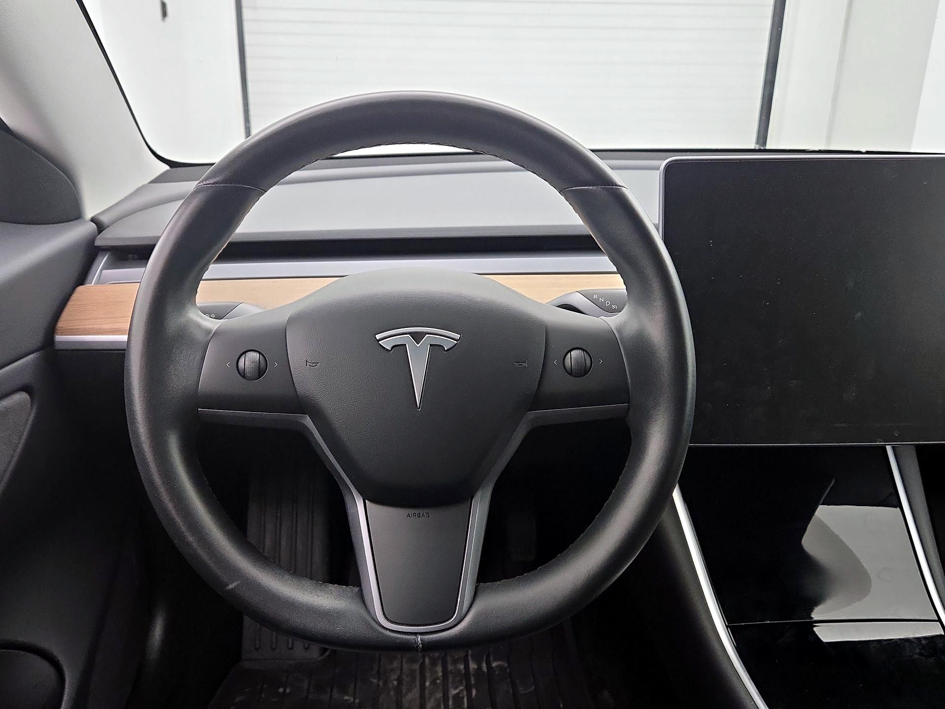 Thumbnail: 2019 Tesla Model 3 - 10