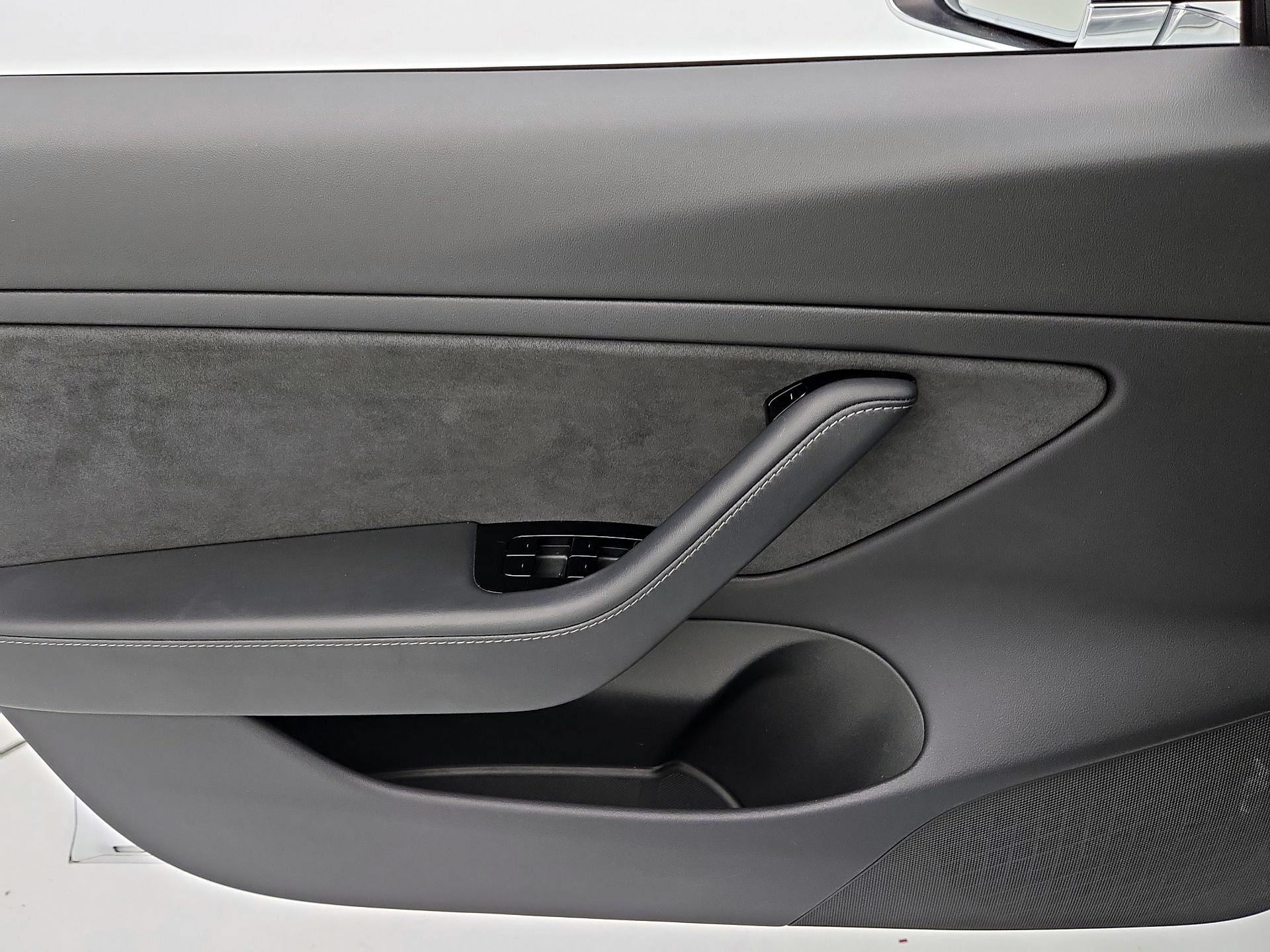 Thumbnail: 2019 Tesla Model 3 - 12