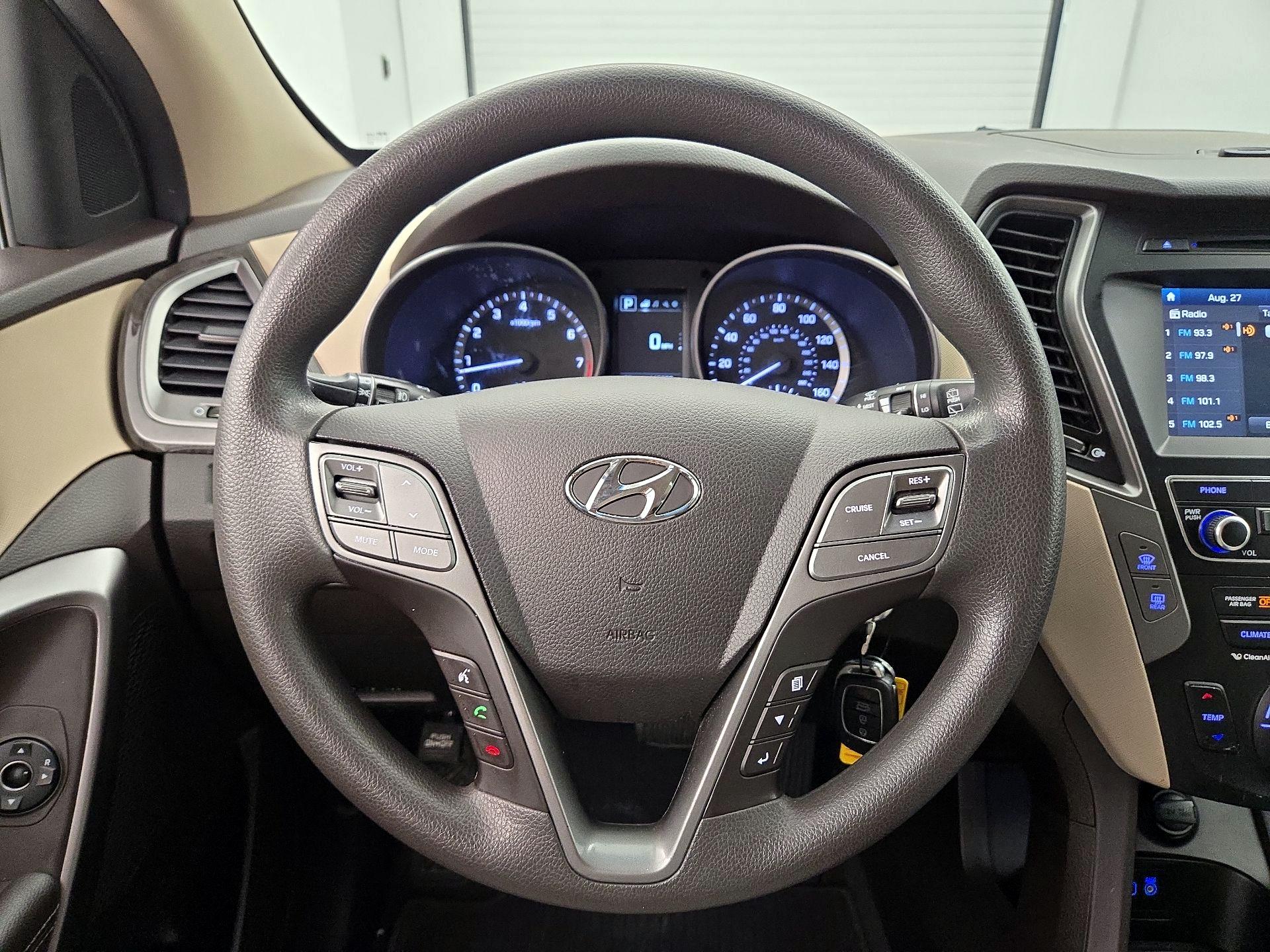 Thumbnail: 2017 Hyundai Santa Fe - 10