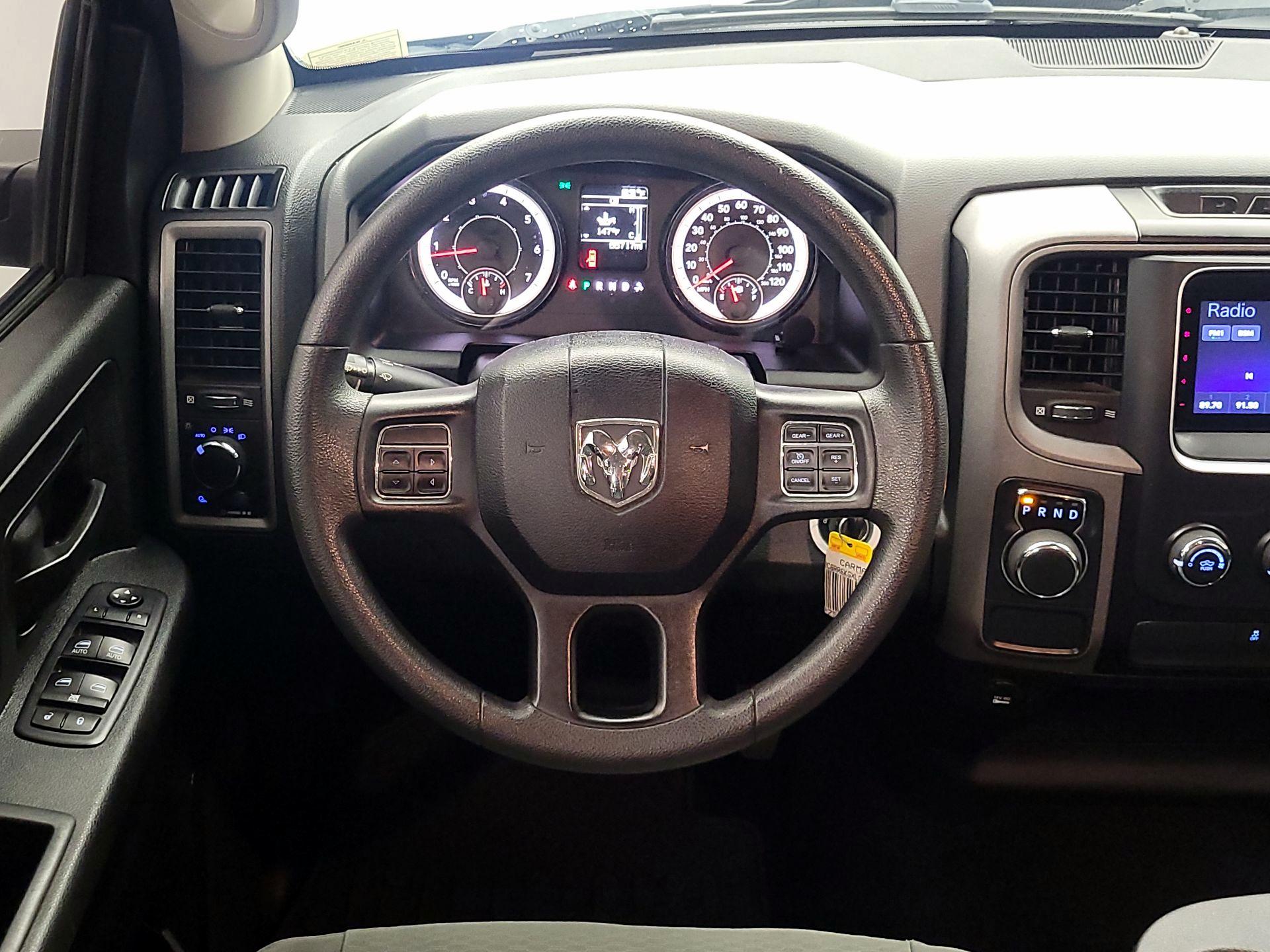 Thumbnail: 2020 RAM 1500 Classic - 10