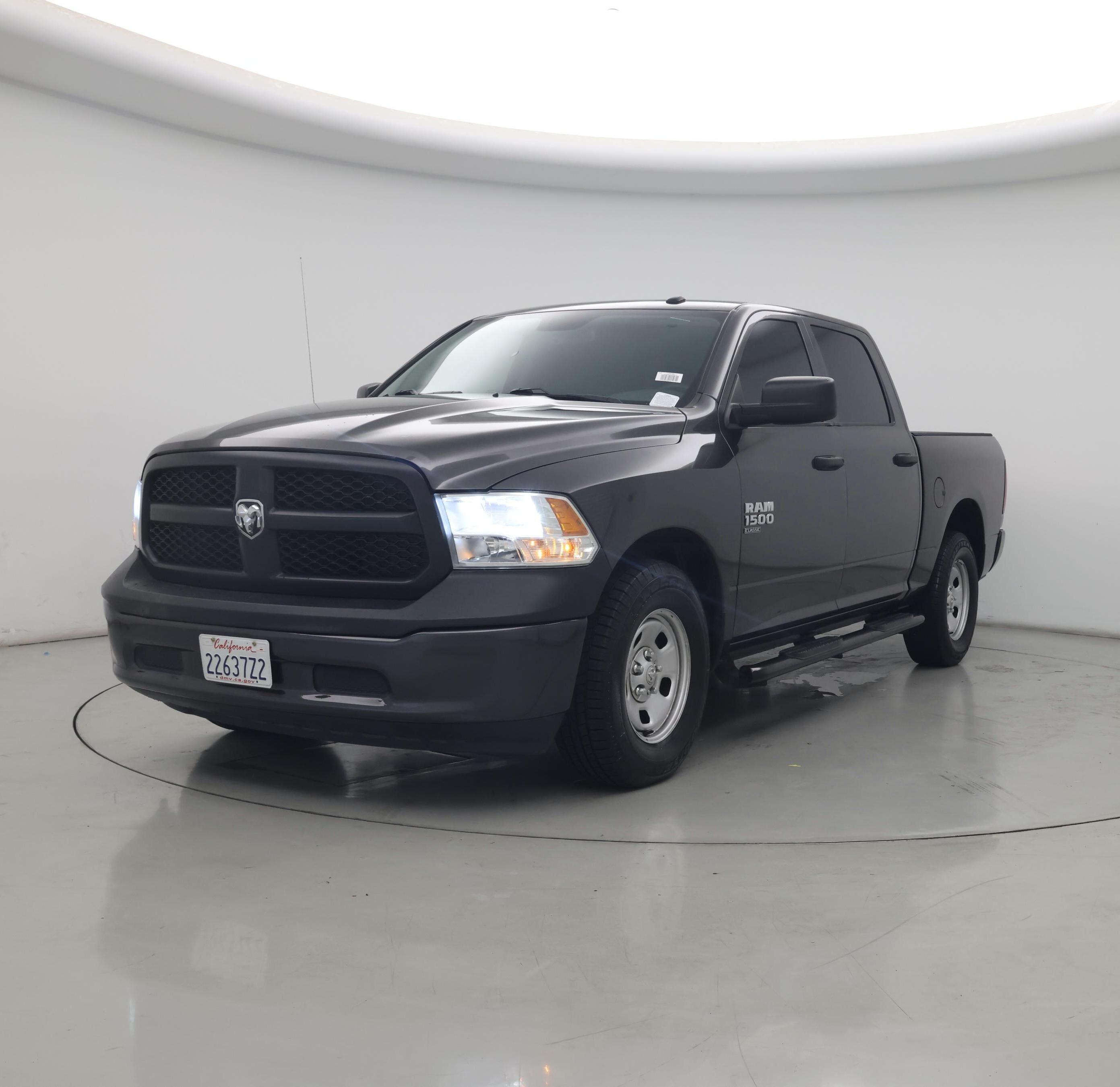 Thumbnail: 2020 RAM 1500 Classic - 4