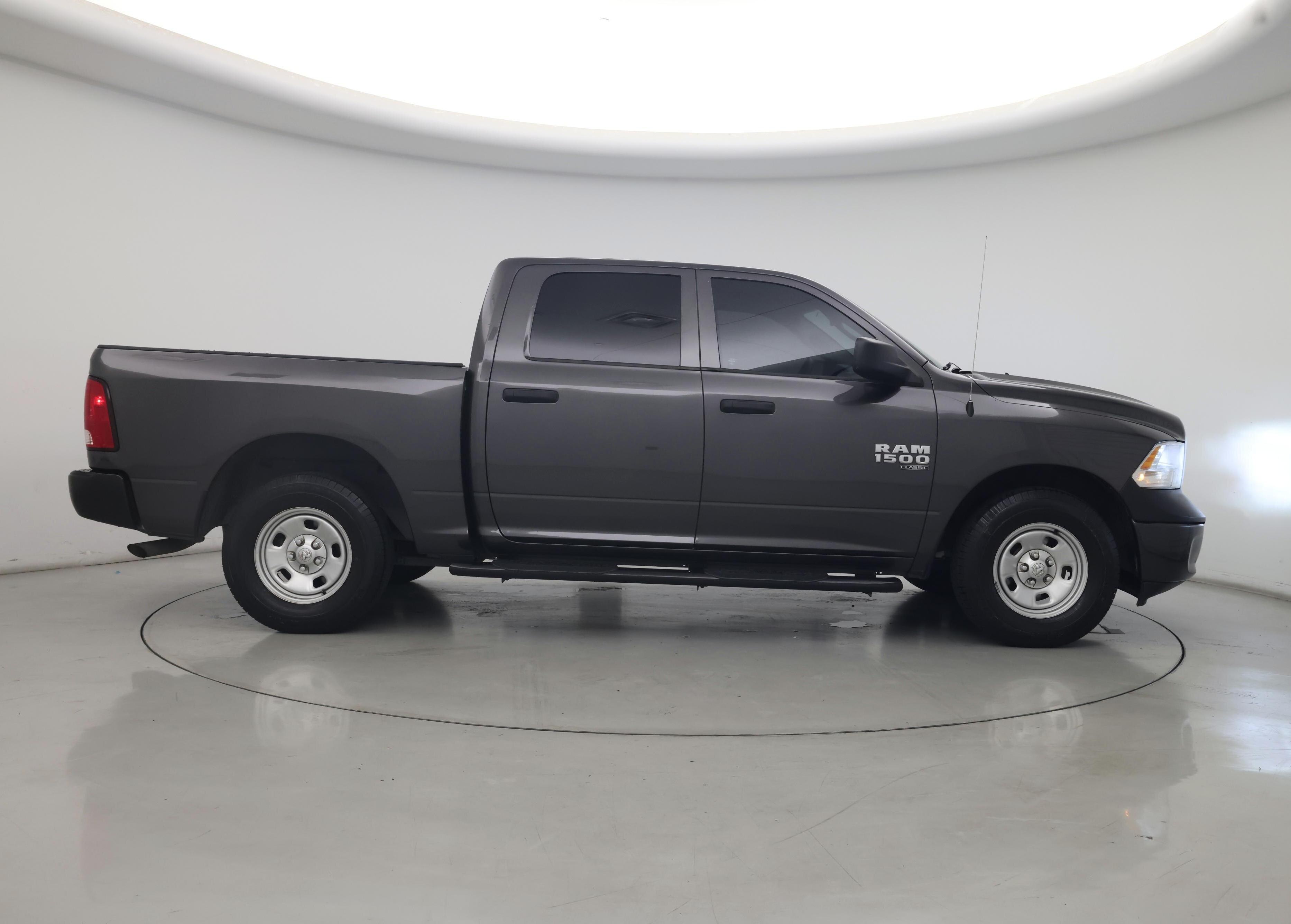 Thumbnail: 2020 RAM 1500 Classic - 7