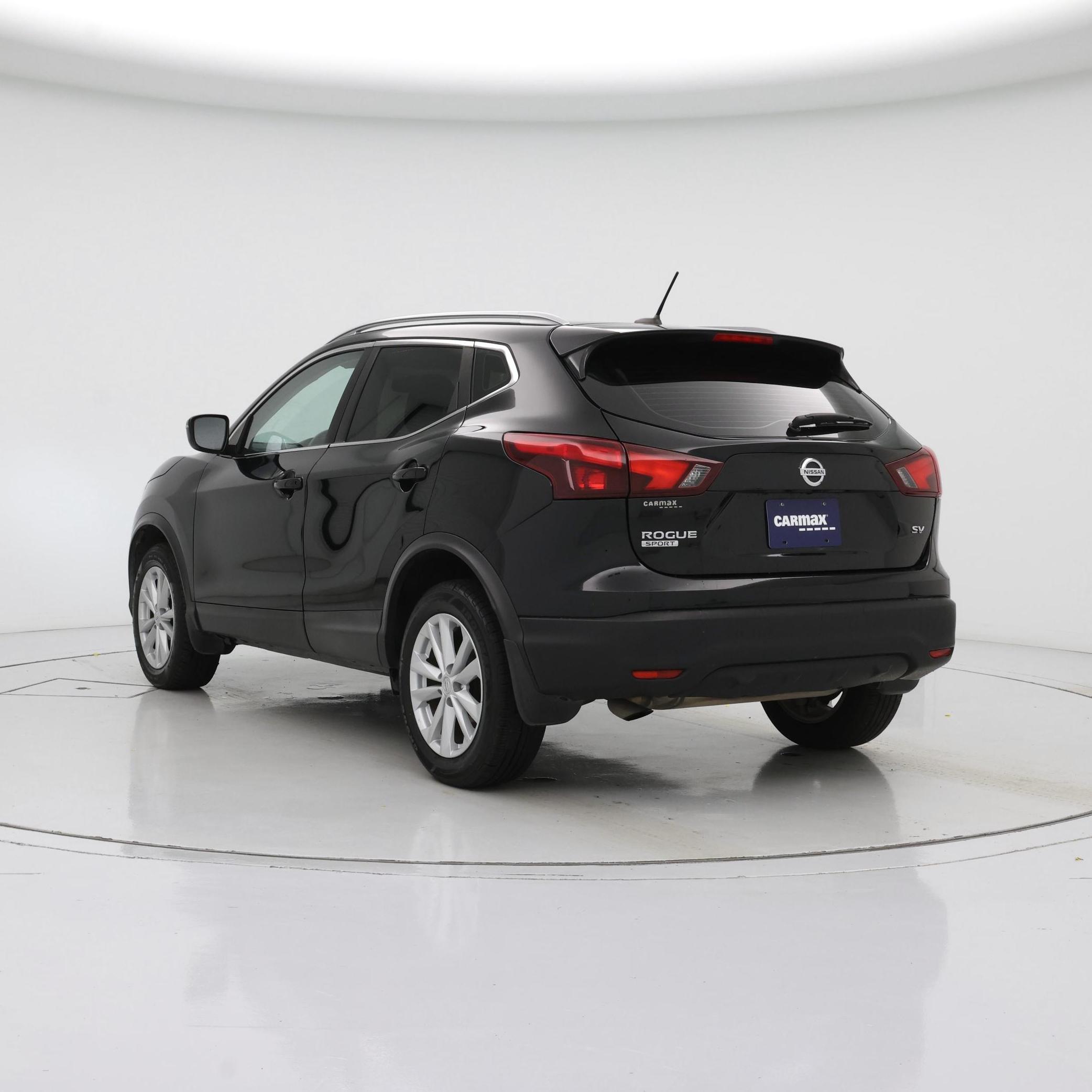 Thumbnail: 2017 Nissan Rogue Sport - 2