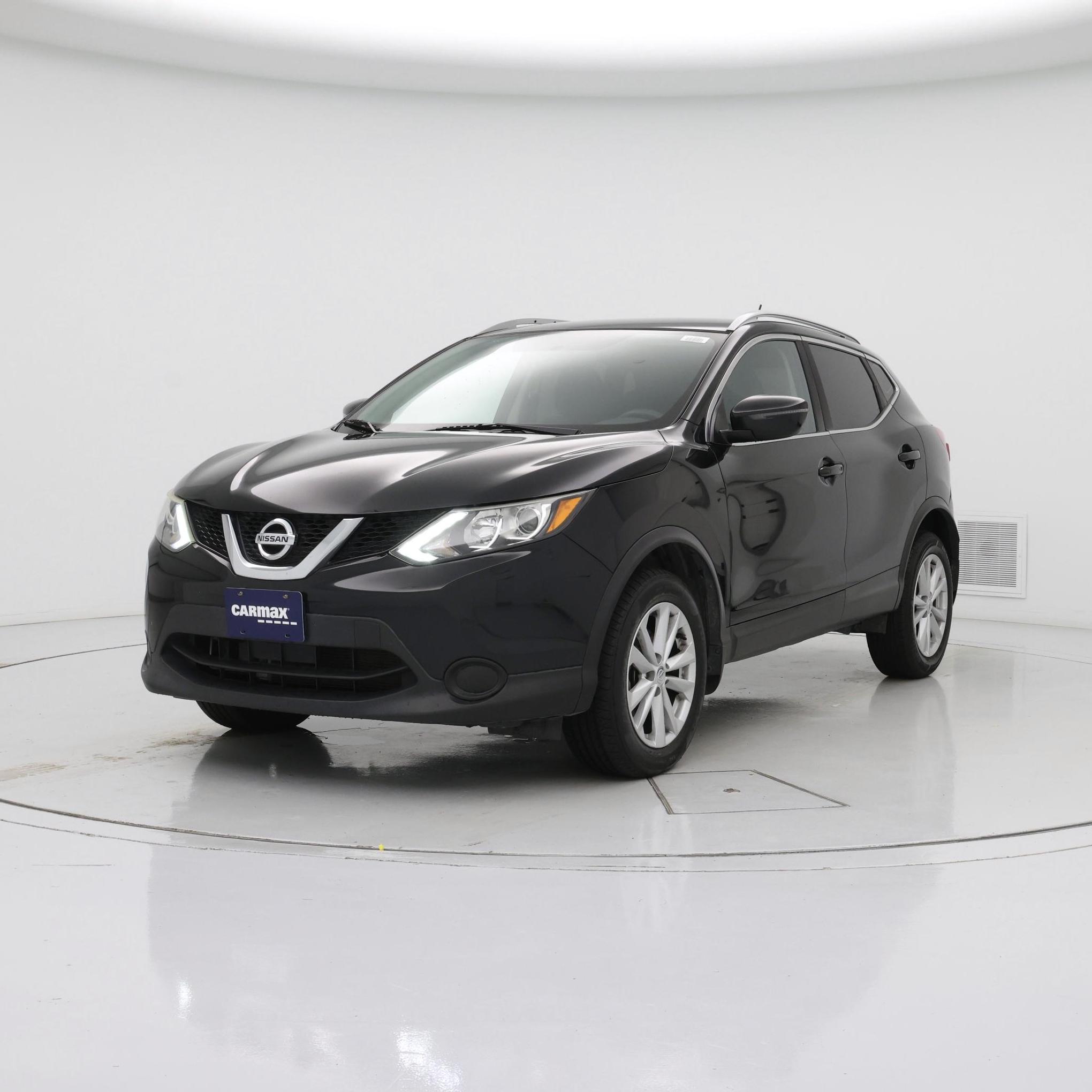 Thumbnail: 2017 Nissan Rogue Sport - 4