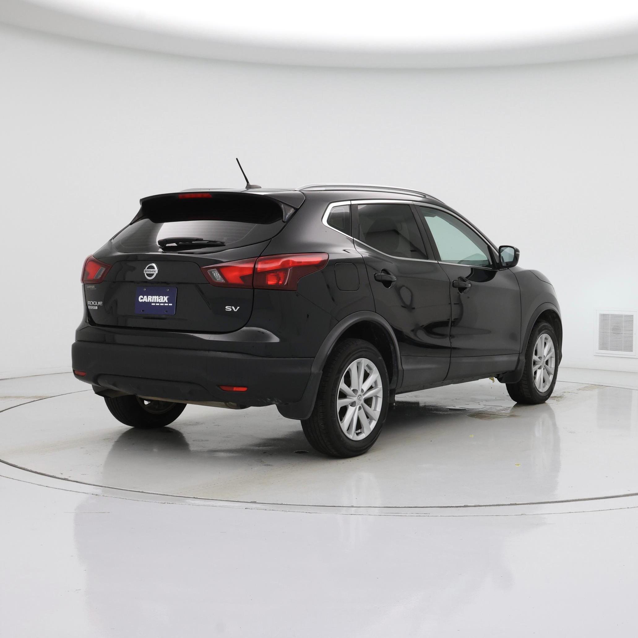 Thumbnail: 2017 Nissan Rogue Sport - 8