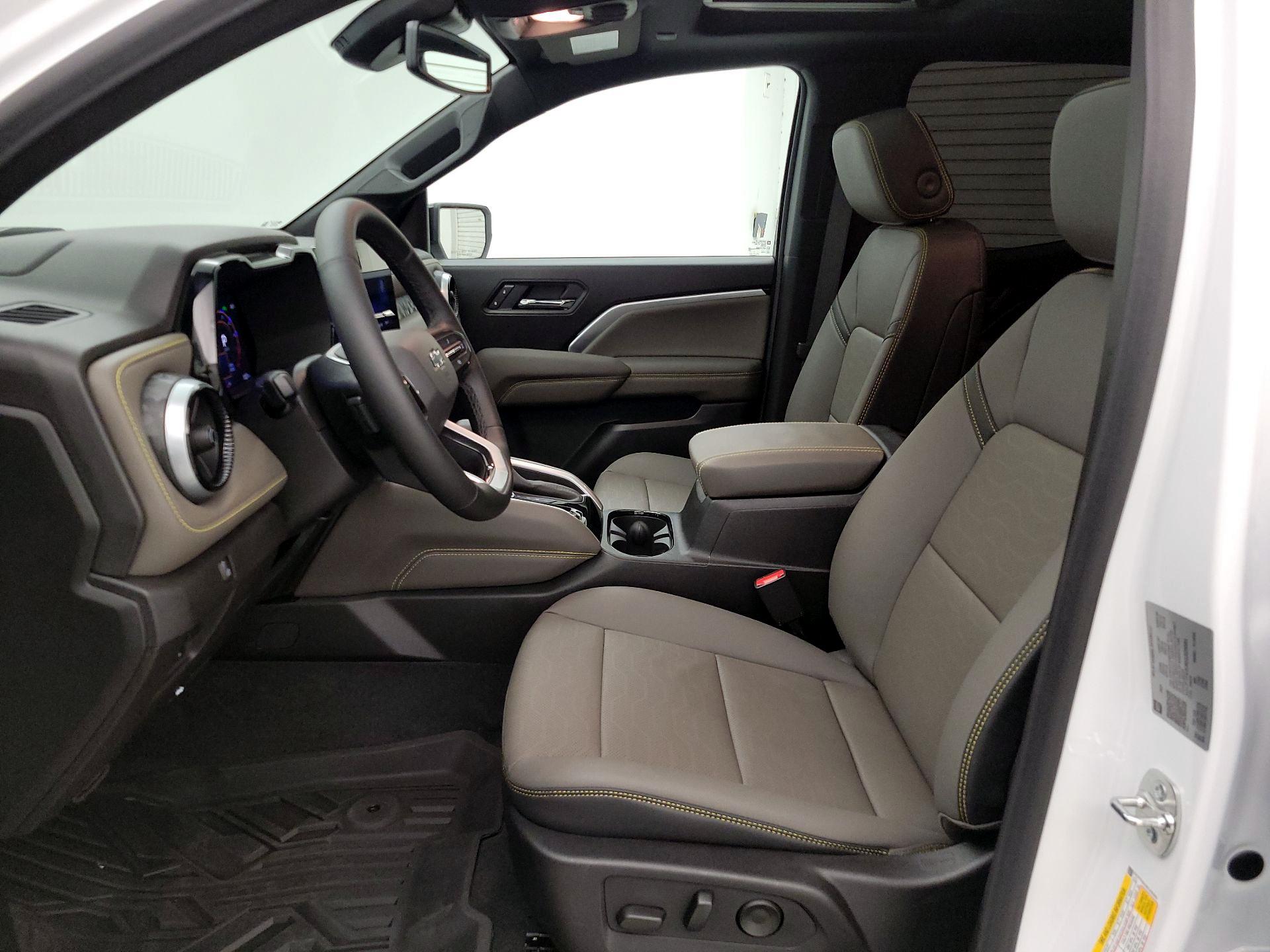 Thumbnail: 2025 Chevrolet Colorado - 11