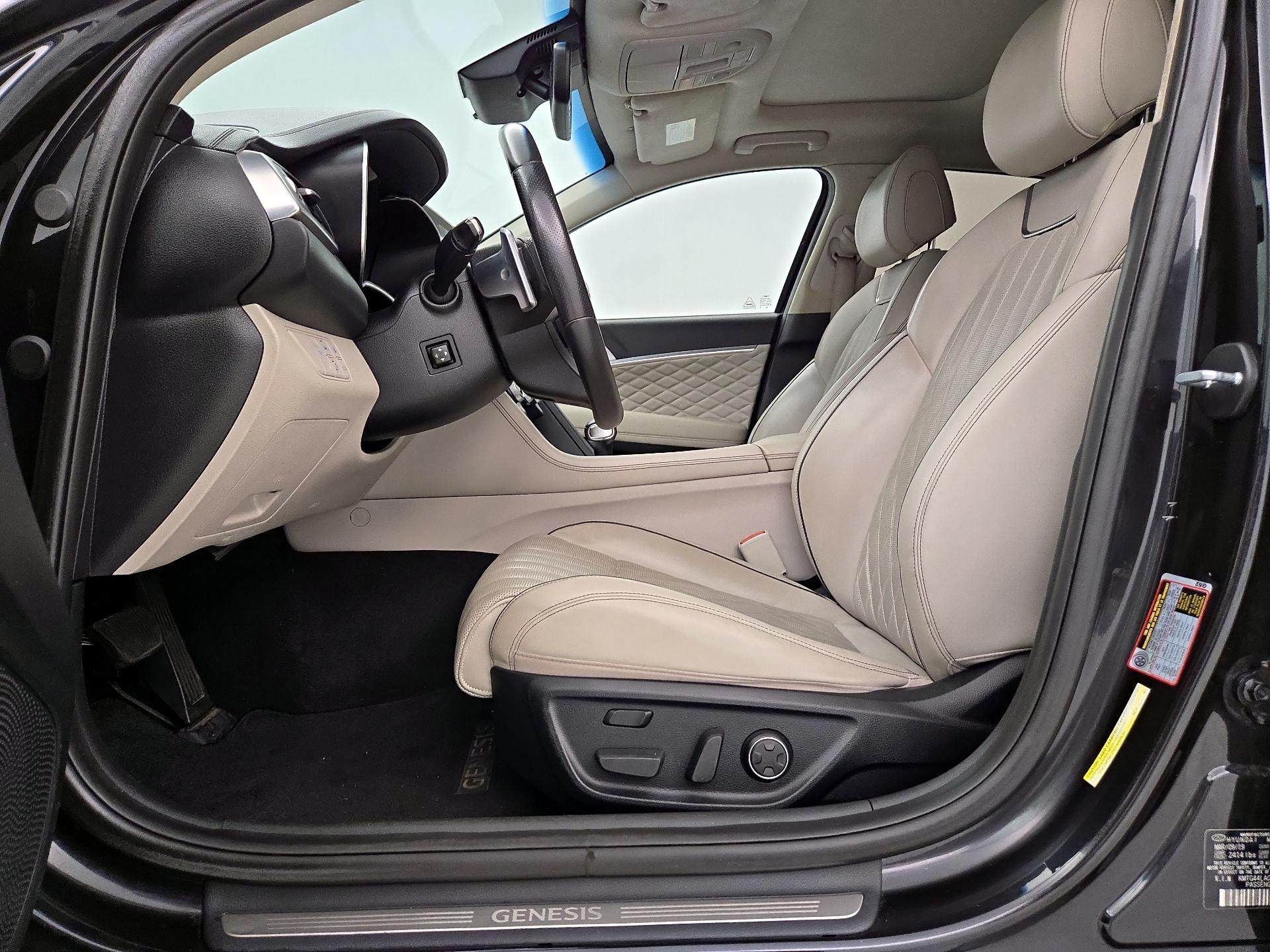 Thumbnail: 2019 Genesis G70 - 11