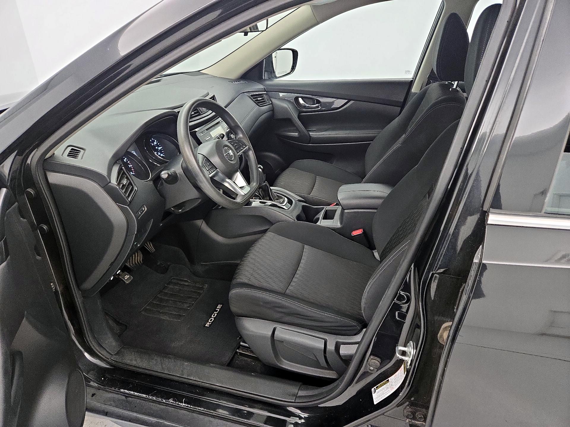 Thumbnail: 2017 Nissan Rogue - 11