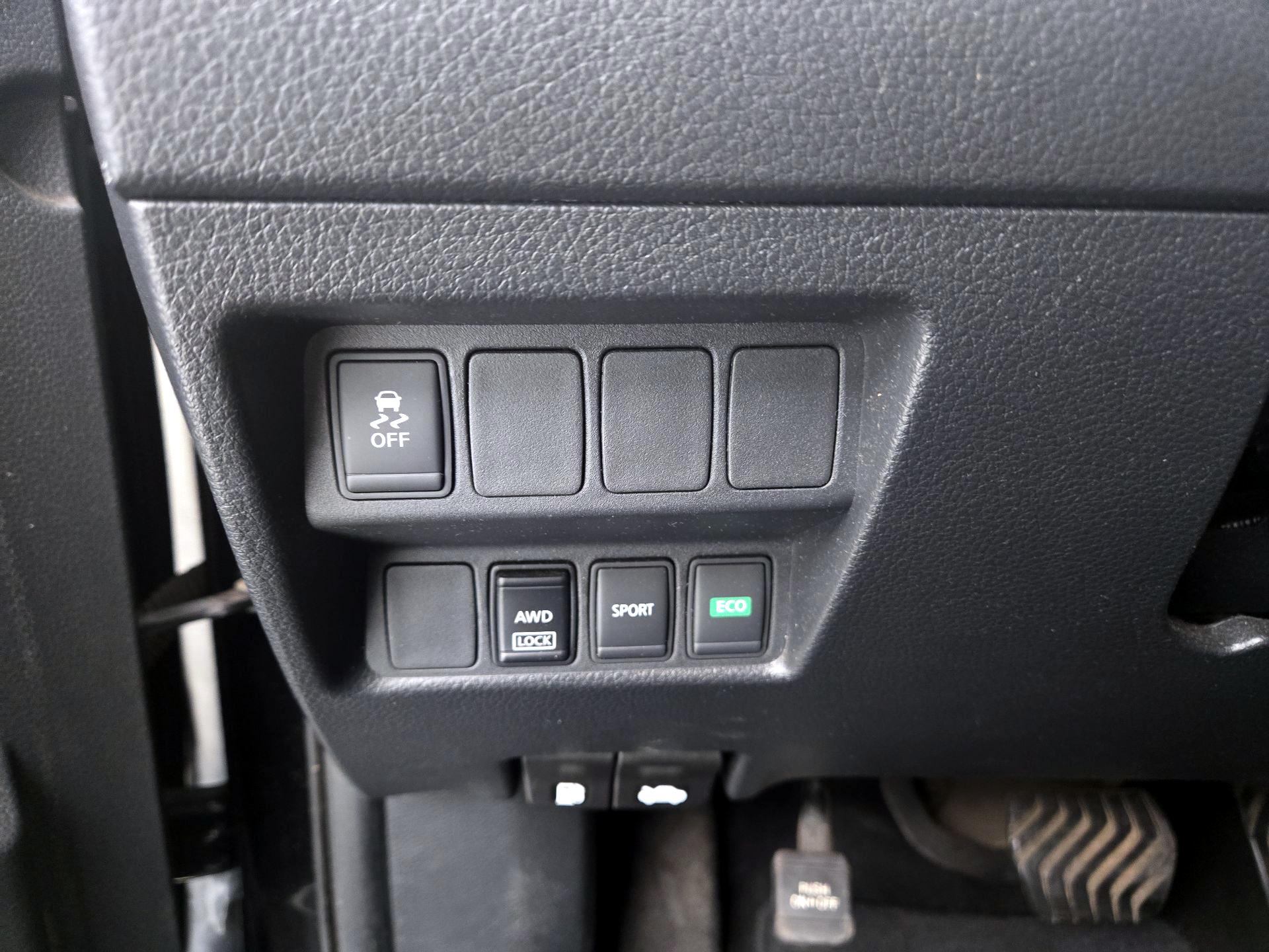 Thumbnail: 2017 Nissan Rogue - 13