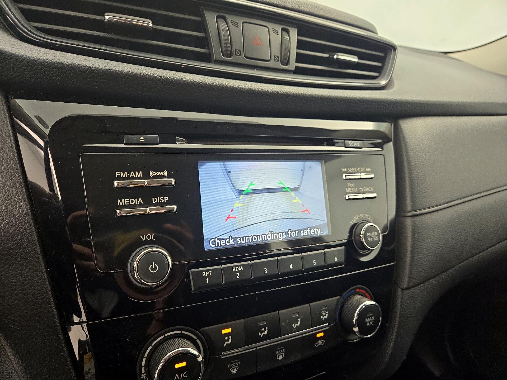 Thumbnail: 2017 Nissan Rogue - 14