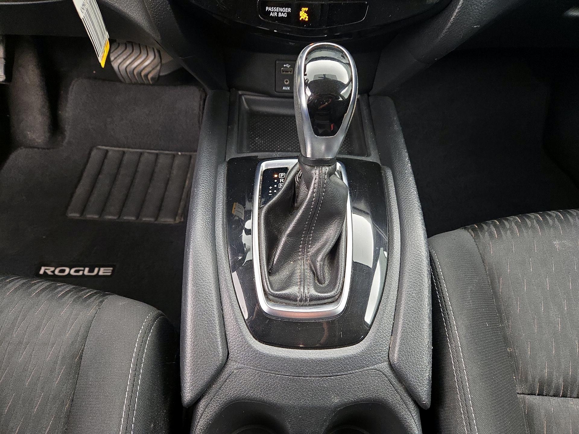 Thumbnail: 2017 Nissan Rogue - 17