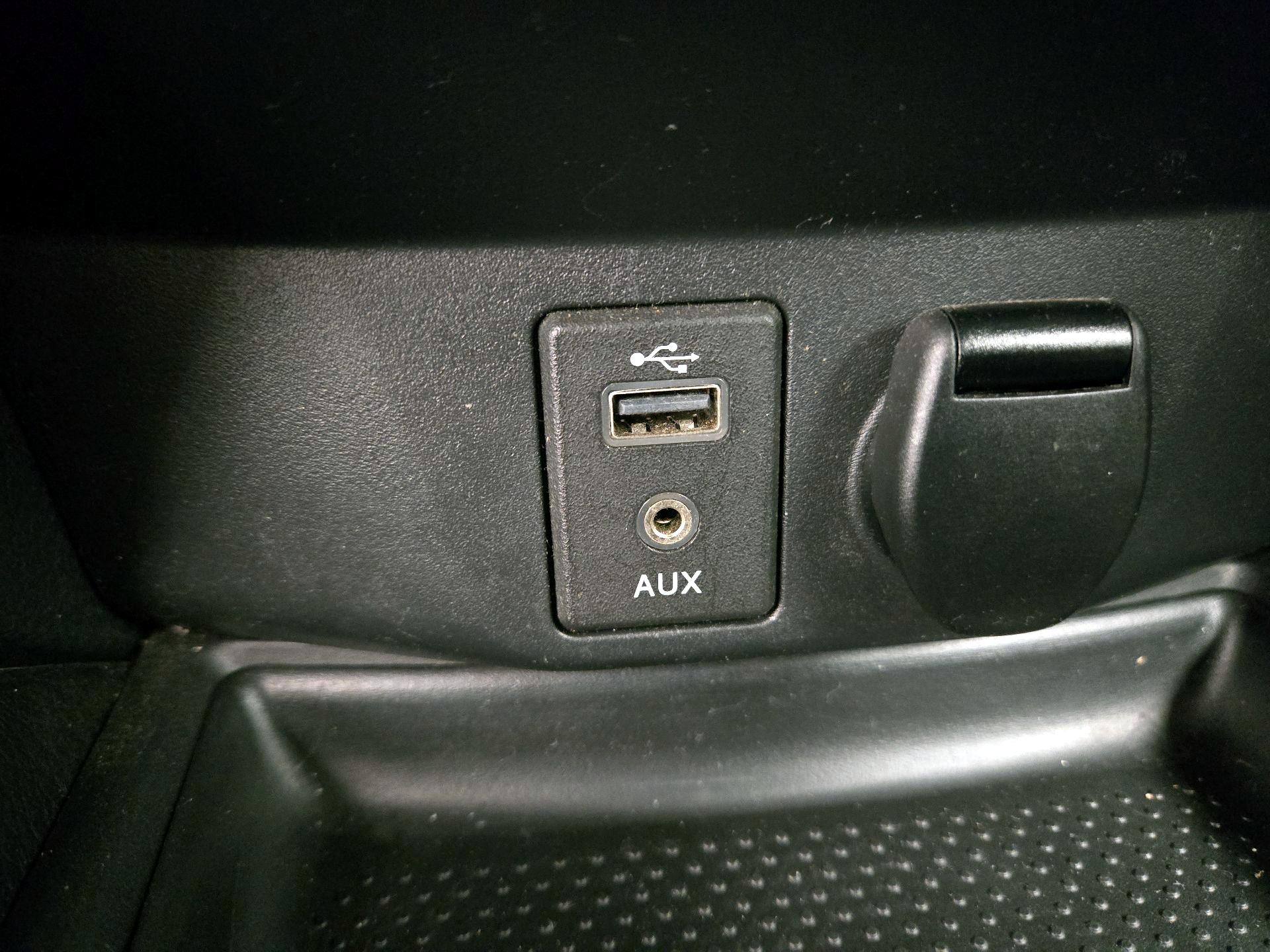 Thumbnail: 2017 Nissan Rogue - 18