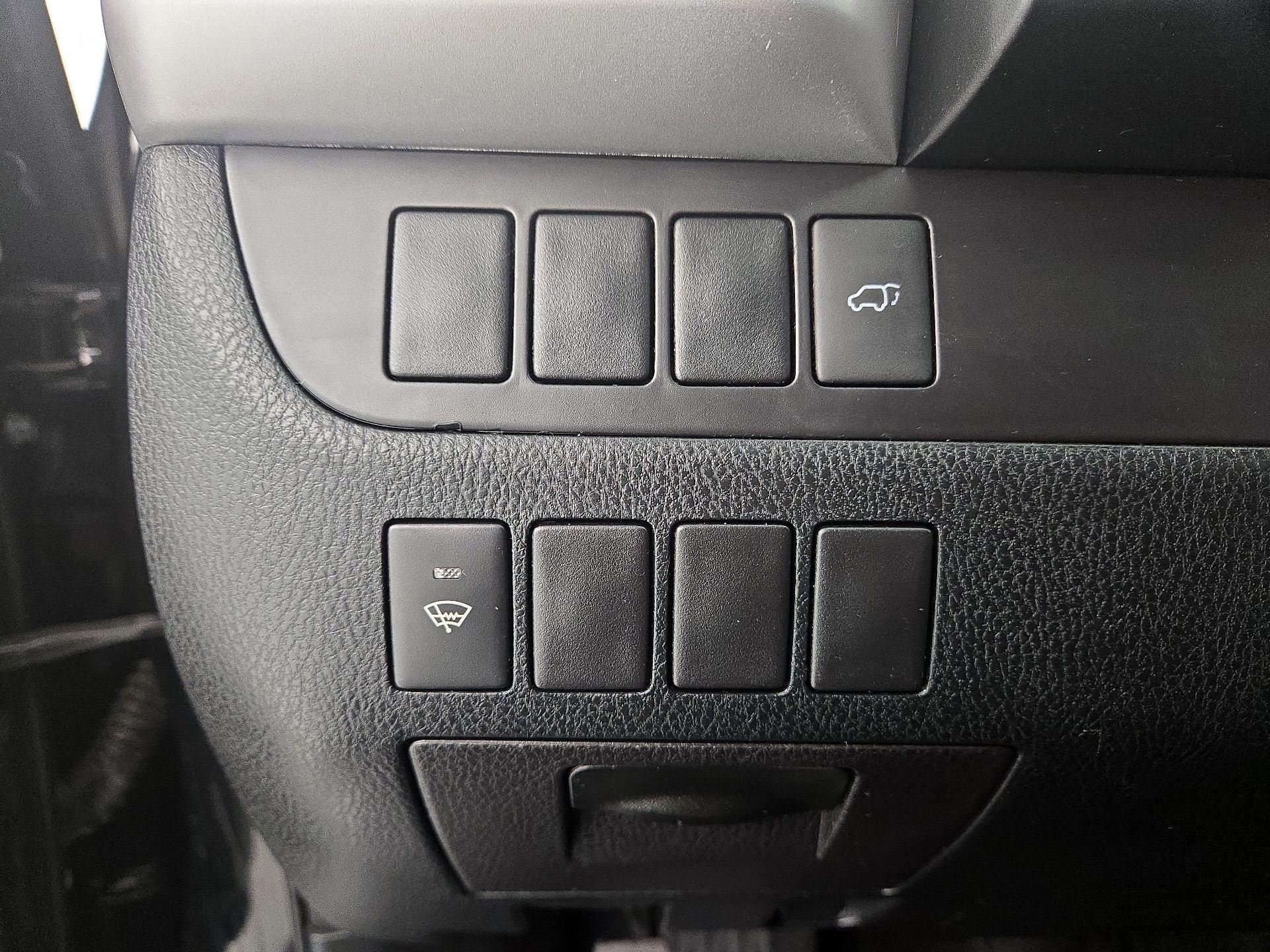 Thumbnail: 2016 Toyota Highlander - 13