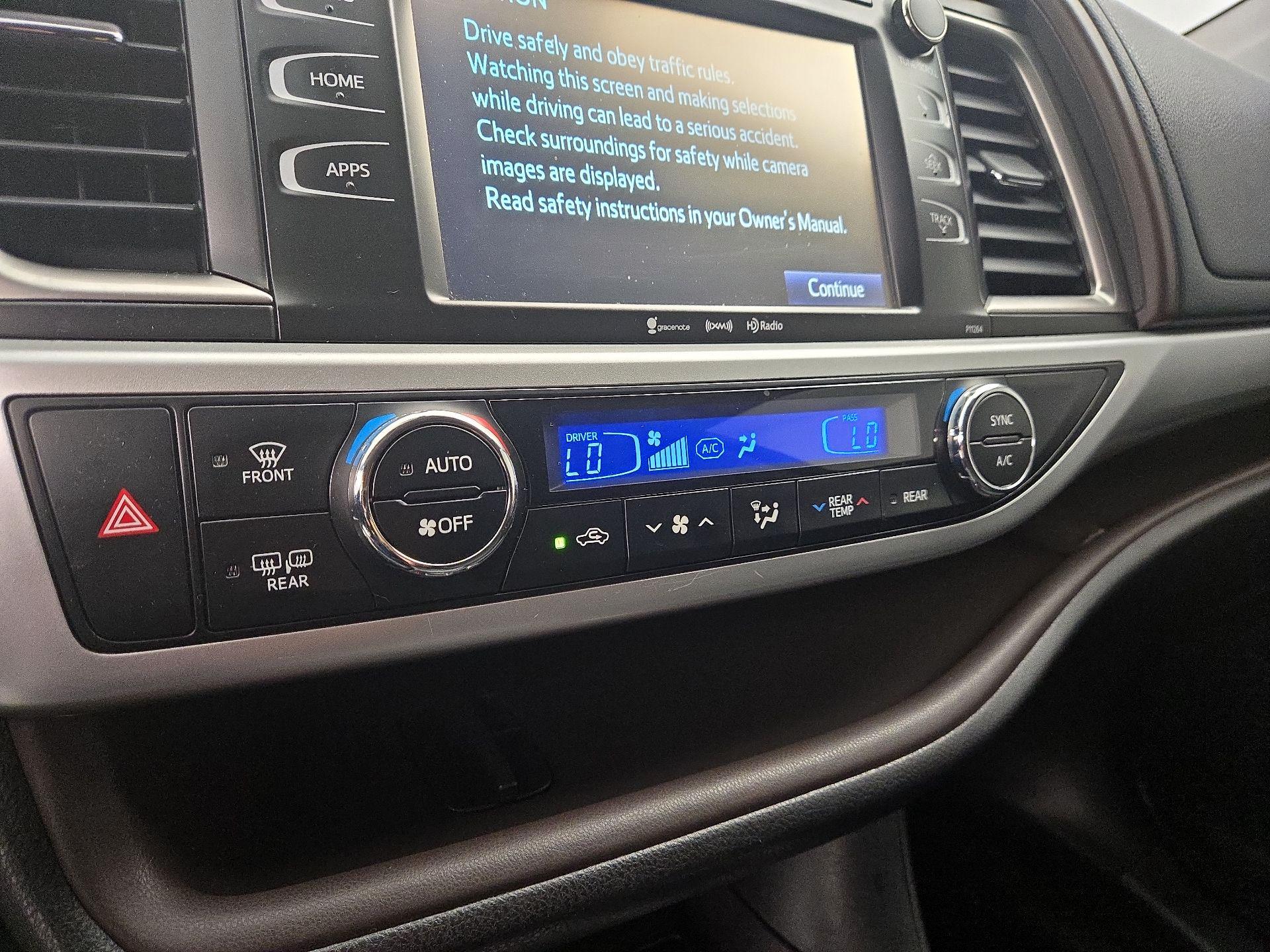 Thumbnail: 2016 Toyota Highlander - 16