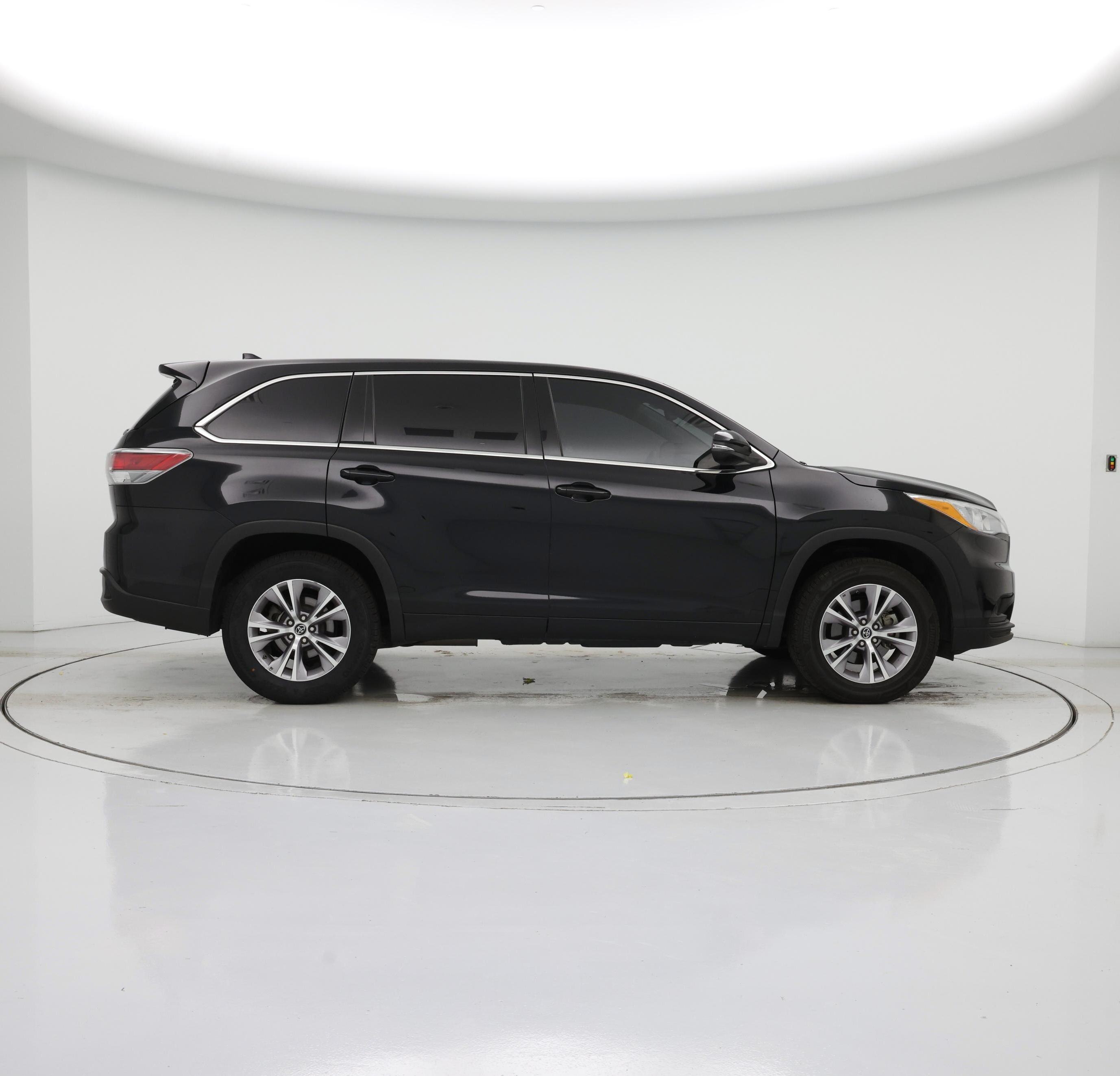 Thumbnail: 2016 Toyota Highlander - 7