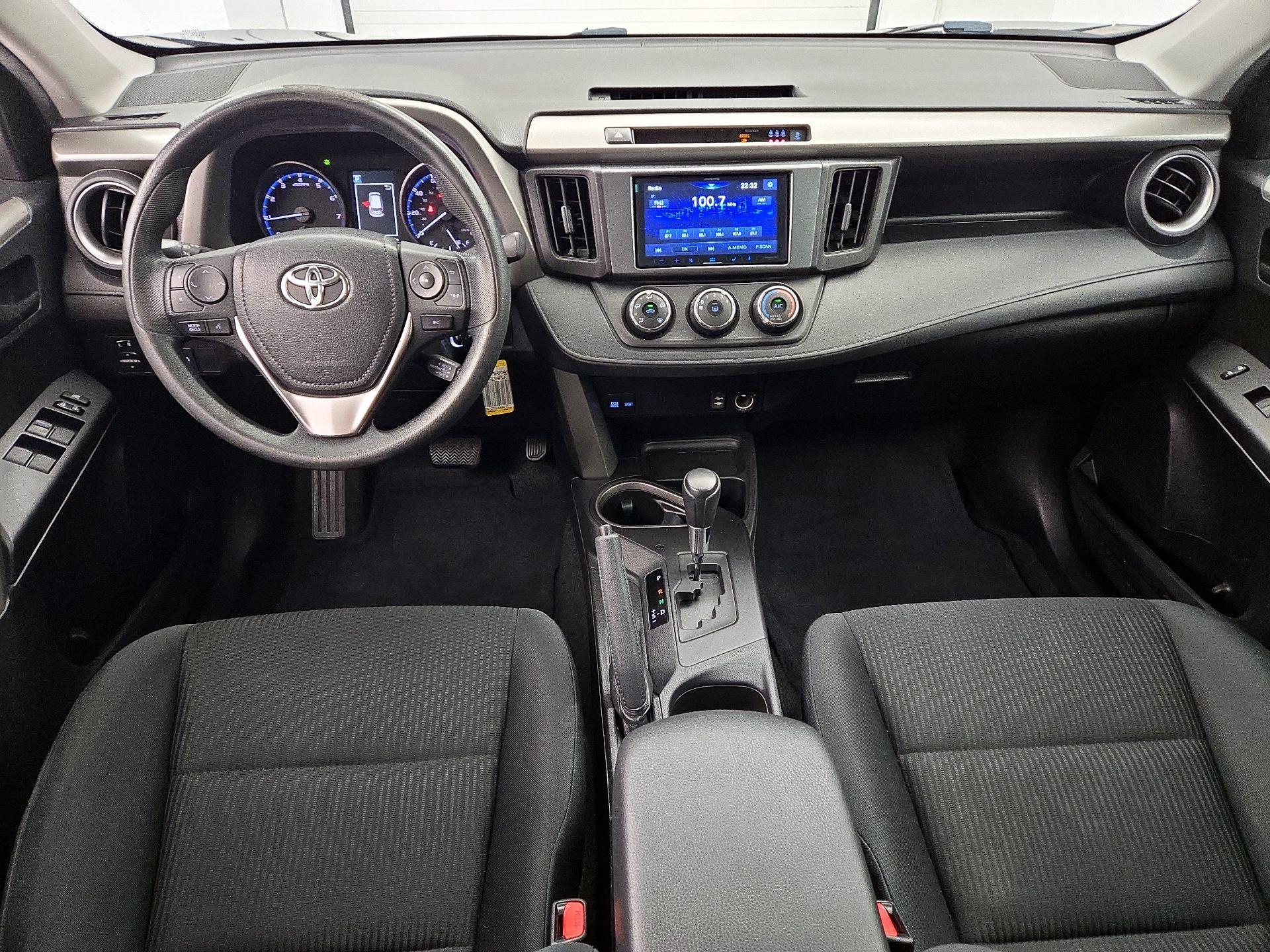 Thumbnail: 2017 Toyota RAV4 - 9